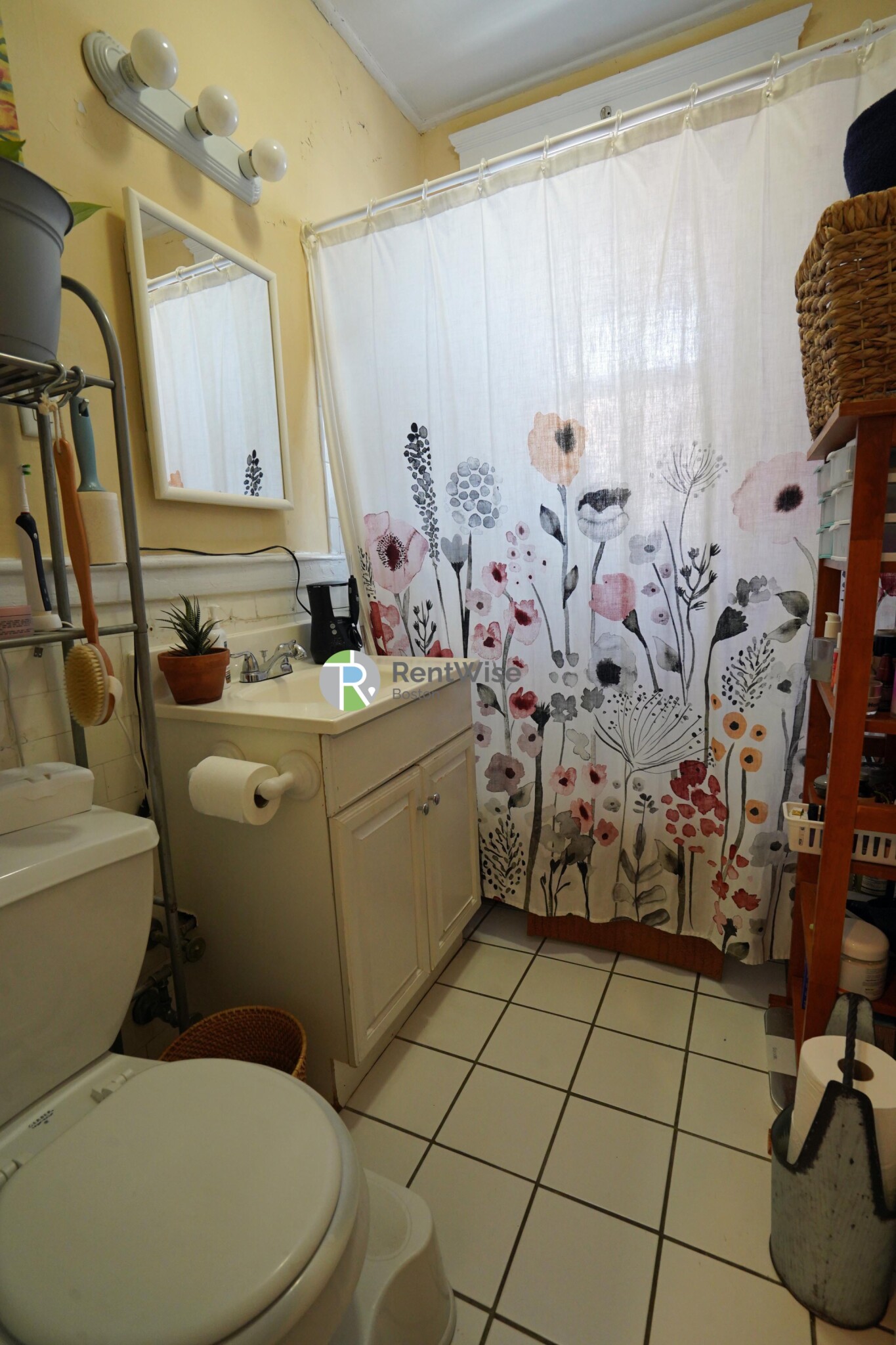 40 Quint Ave, Allston