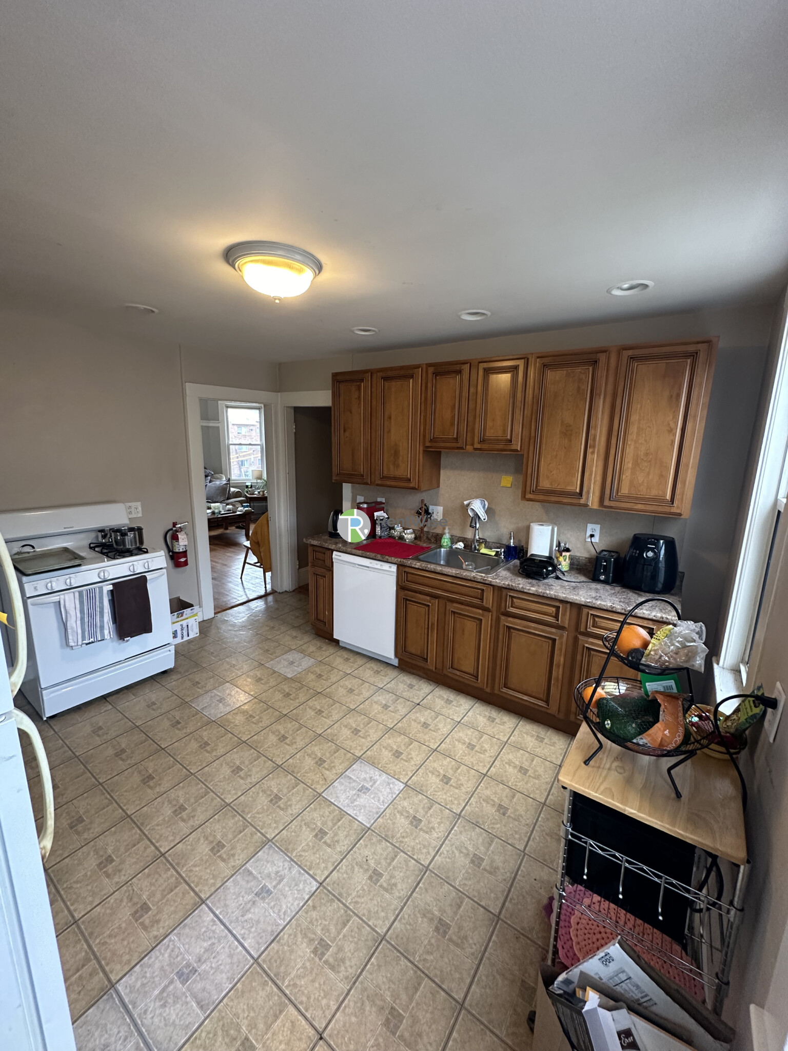 87 Gardner St, Allston