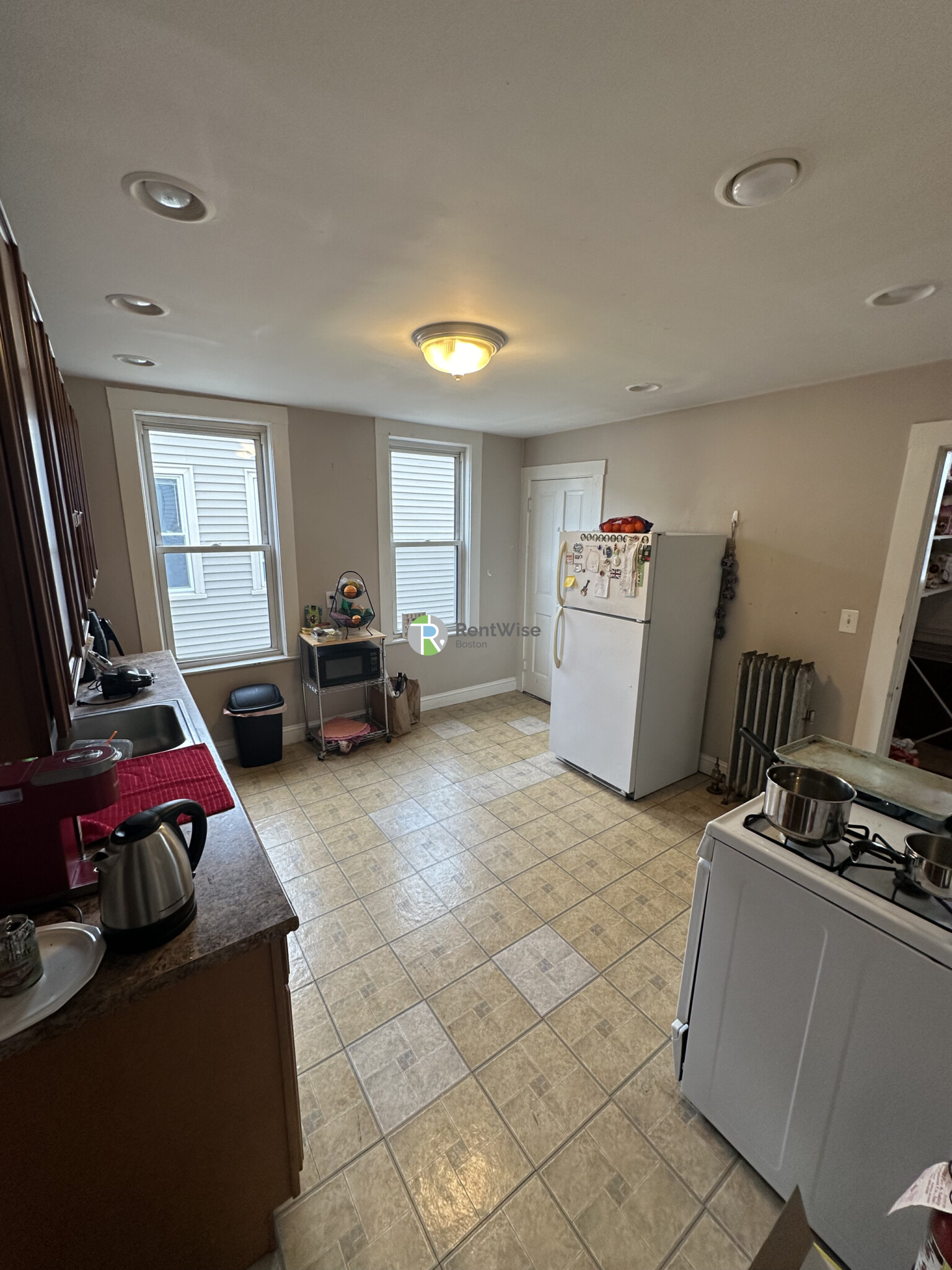 87 Gardner St, Allston