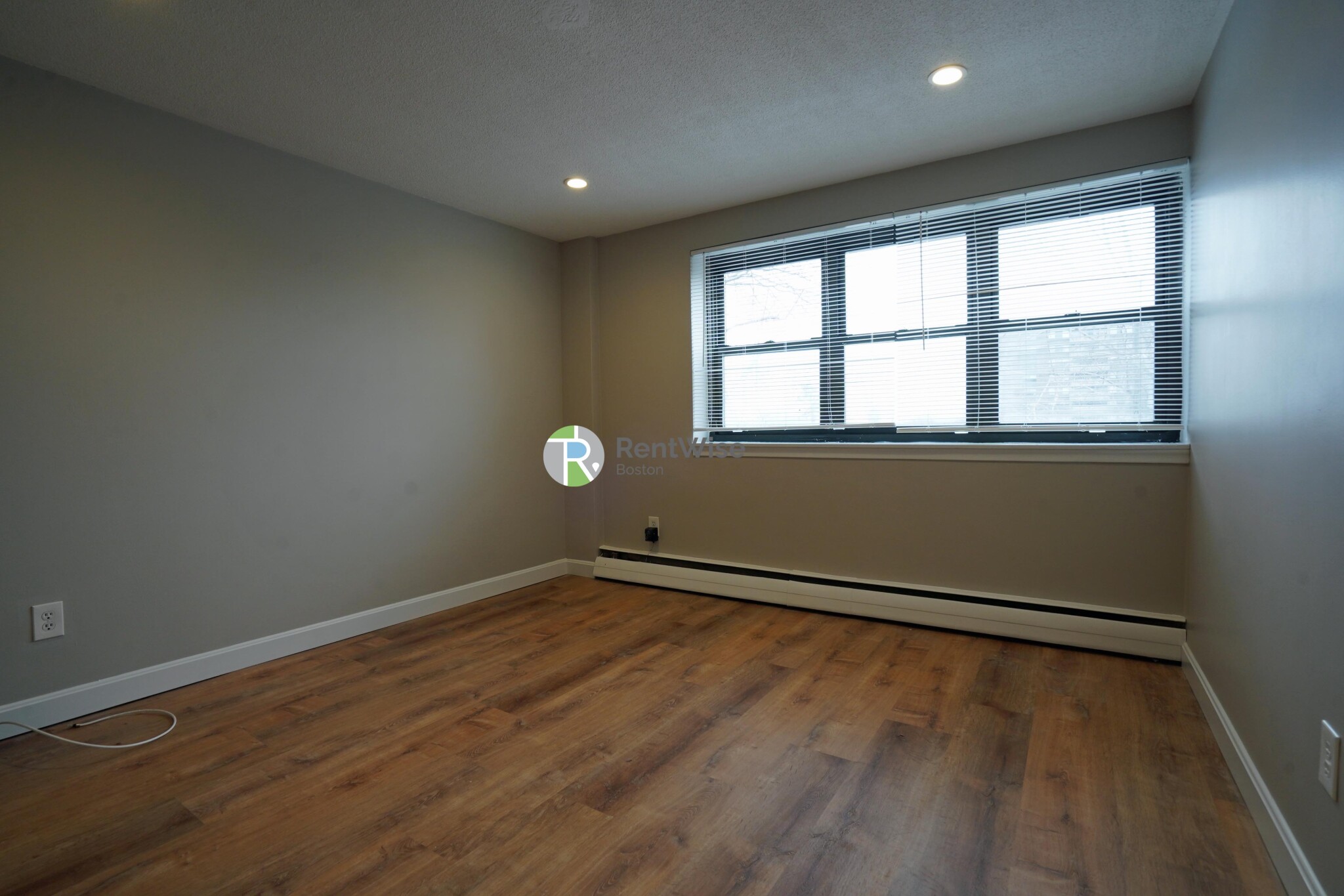 77 Mason Ter, Coolidge Corner