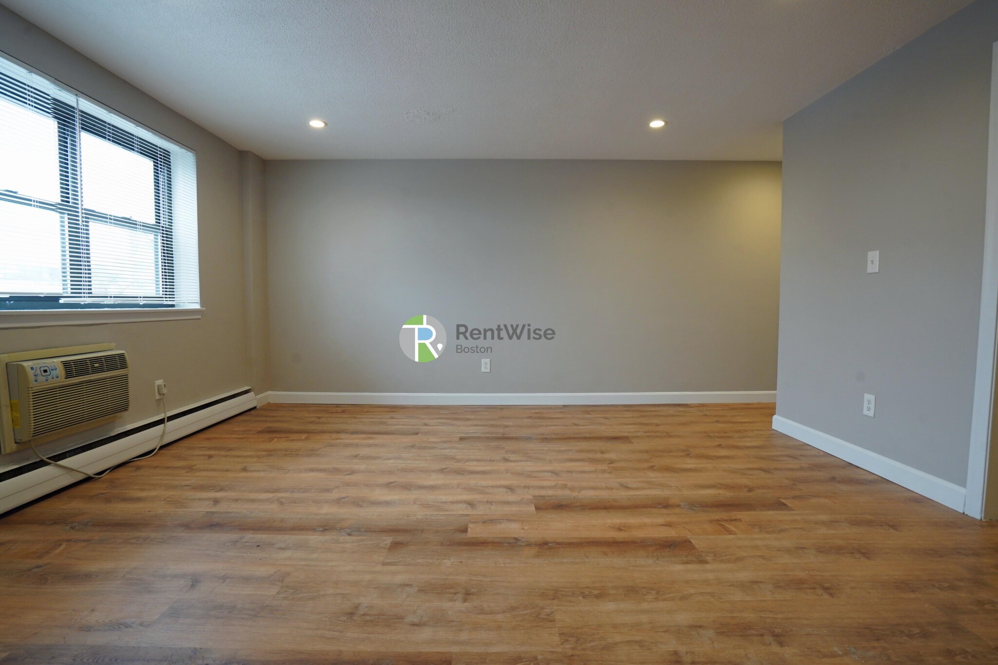 77 Mason Ter, Coolidge Corner