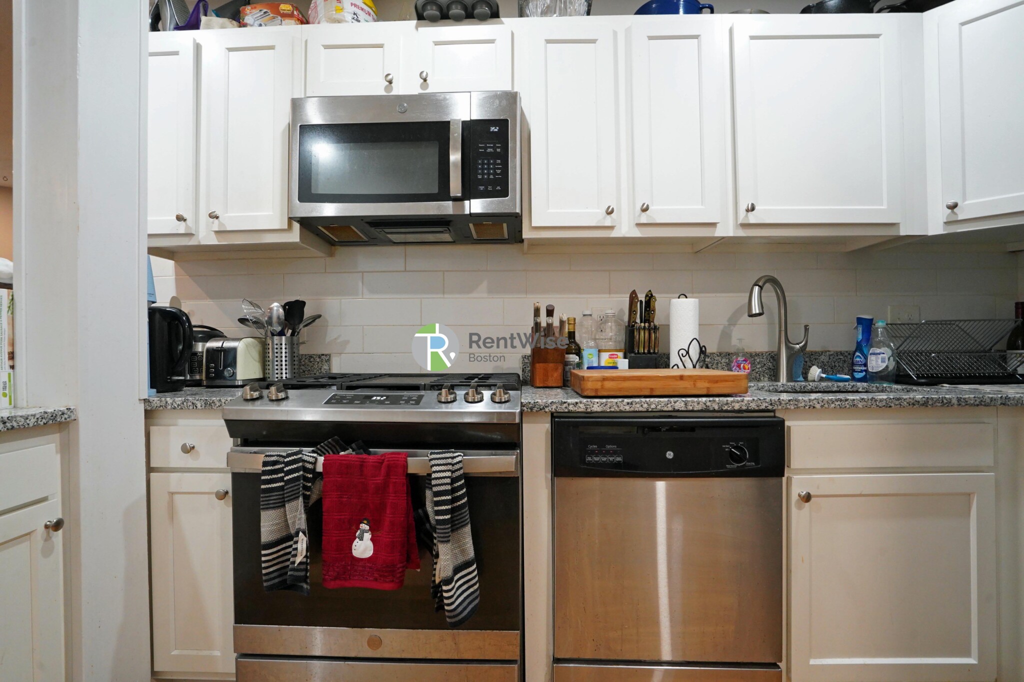 4 Lorraine Ter, Allston