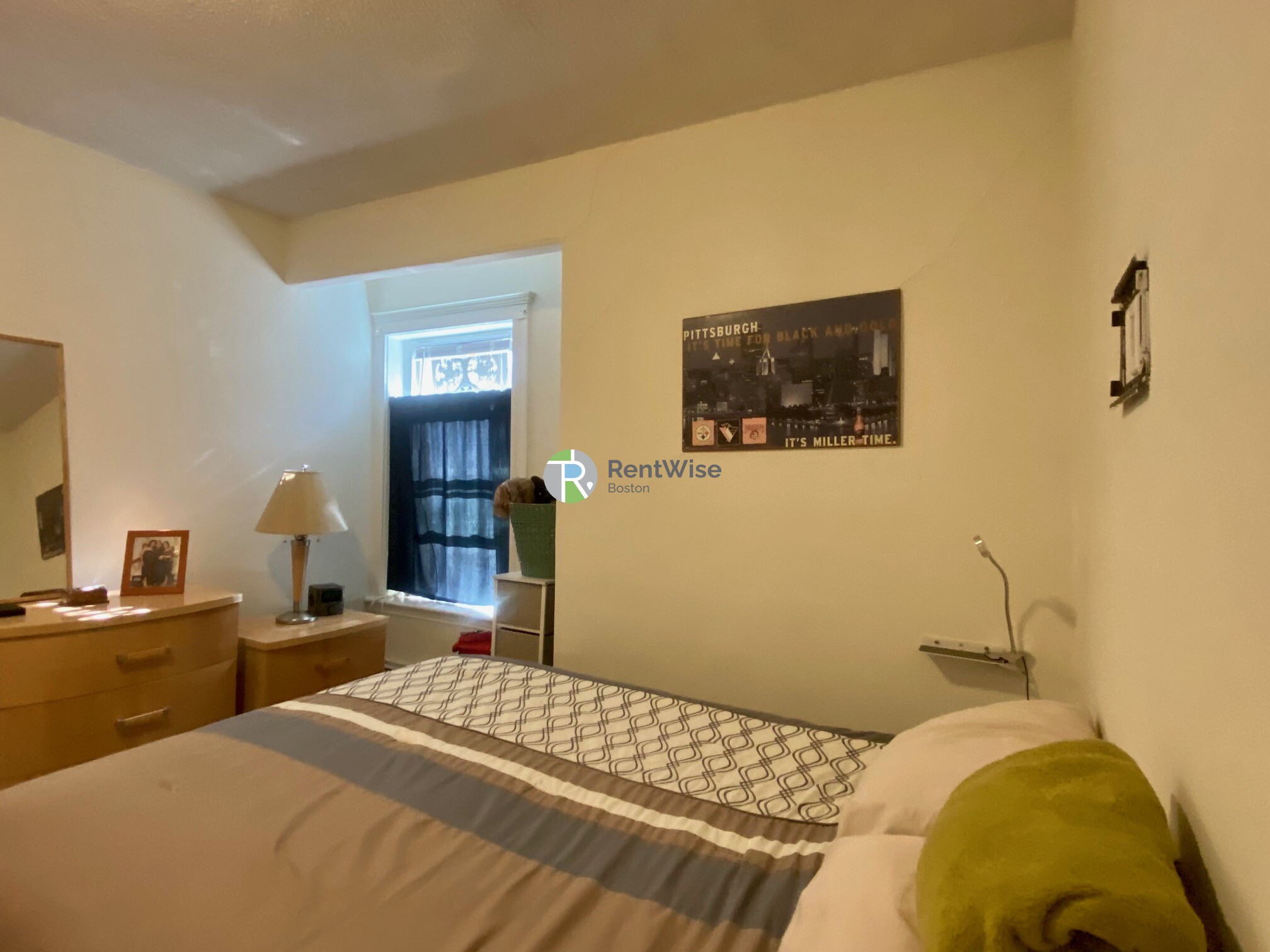 1322 Commonwealth Ave, Allston