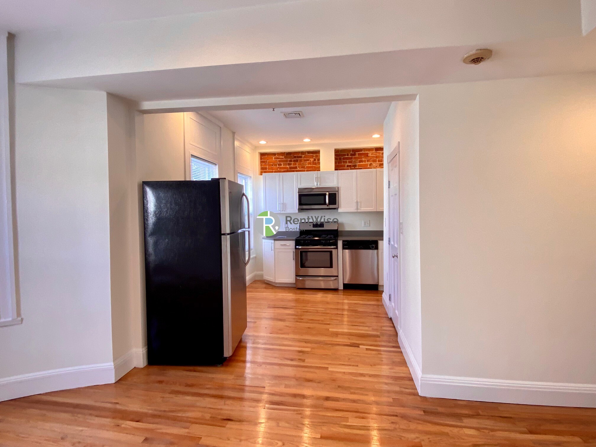 10 Brainerd Rd, Allston