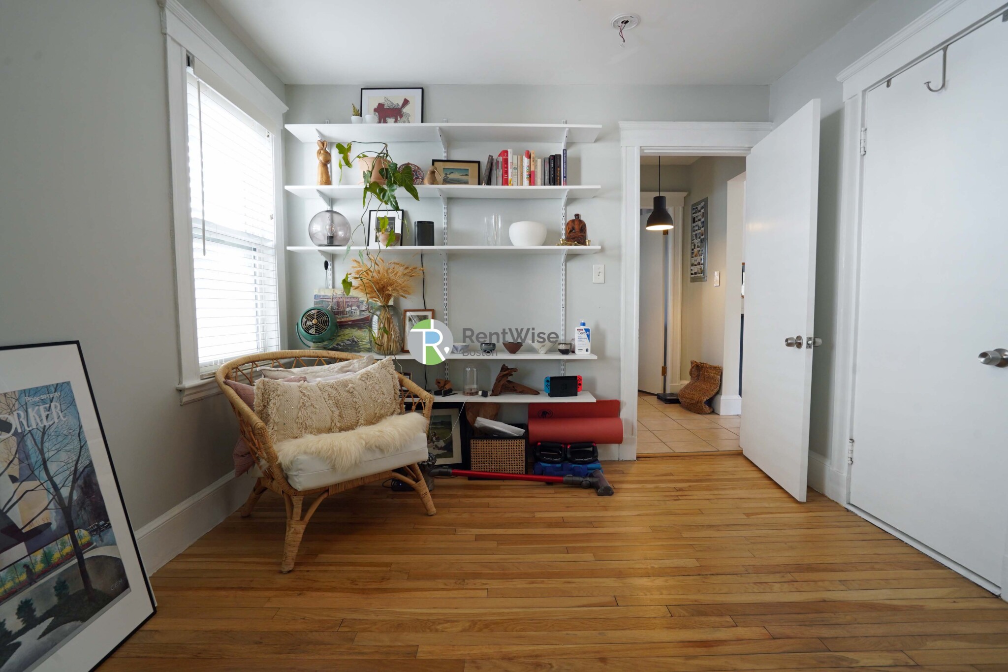 238 Hyde Park Ave, Jamaica Plain