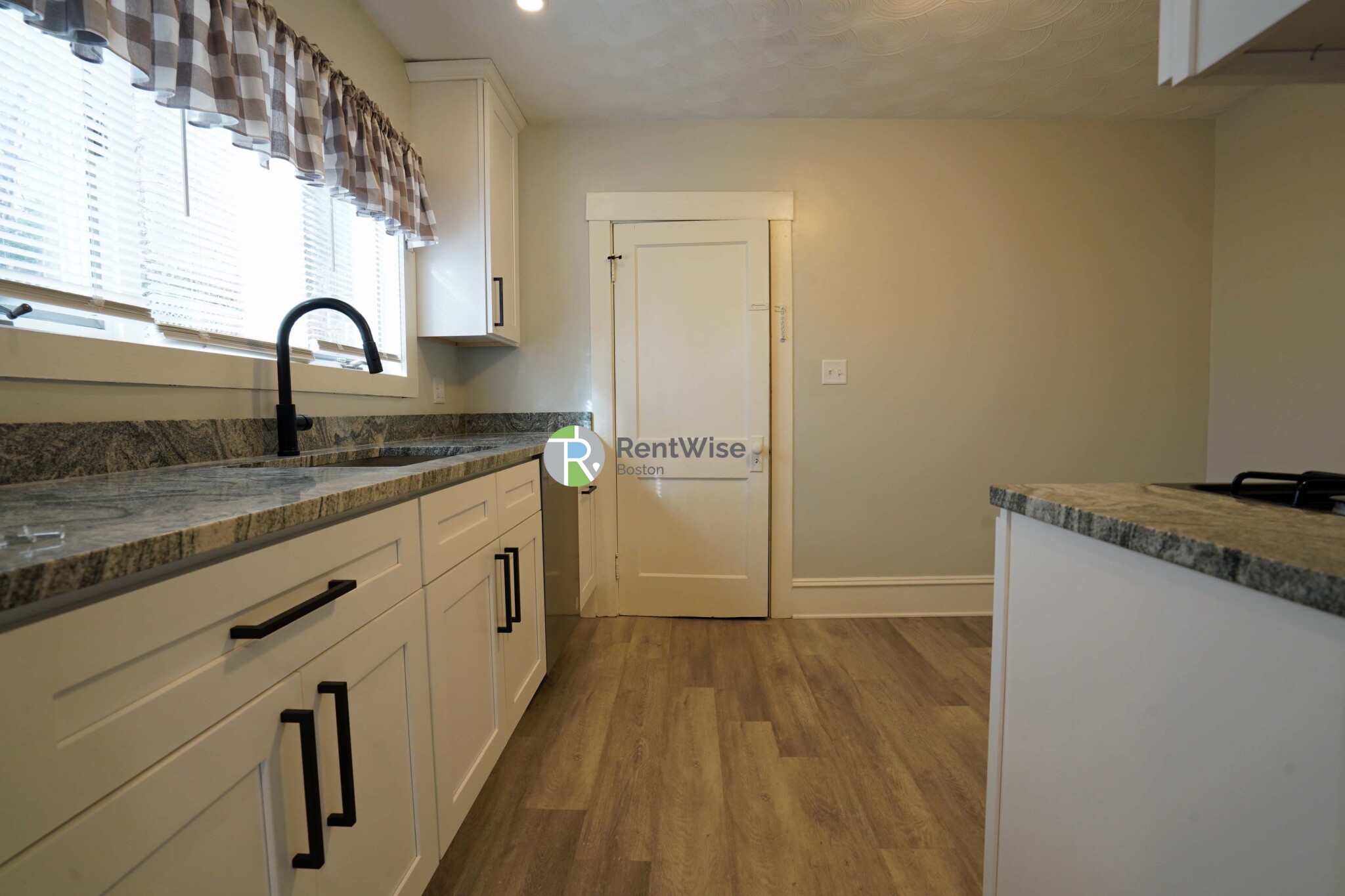 34 Dickinson Rd, Brighton