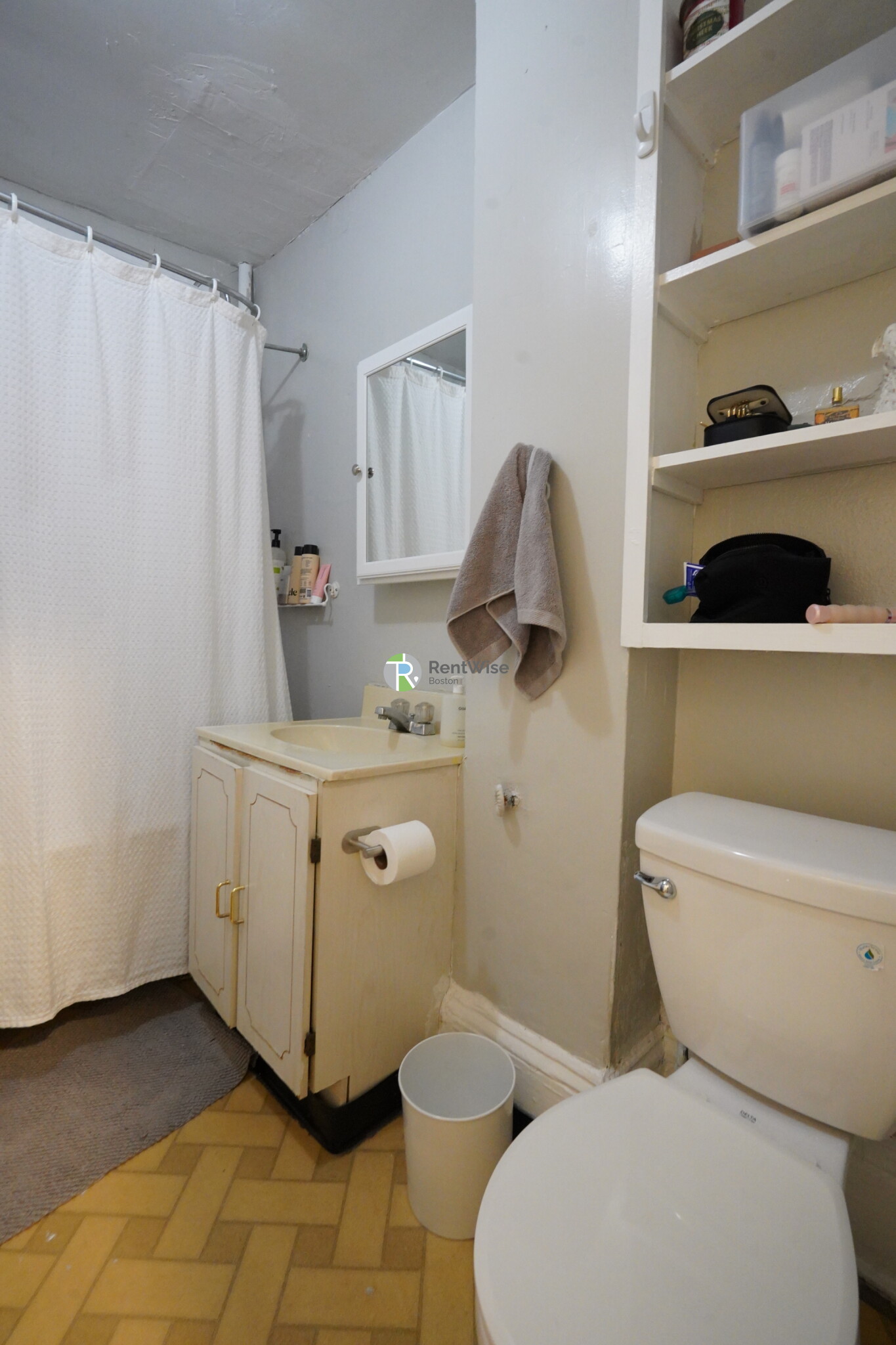 3 Champney Pl, Beacon Hill