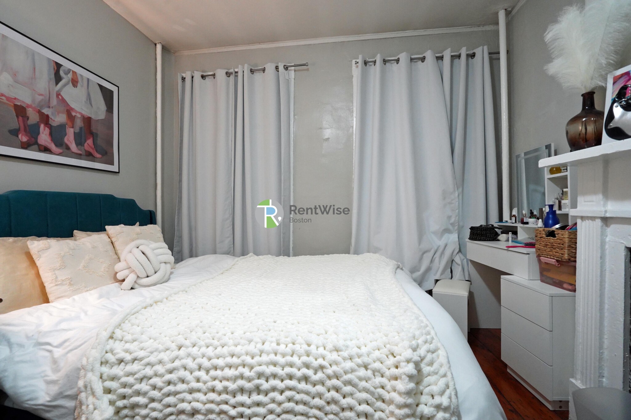 4 Champney Pl, Beacon Hill