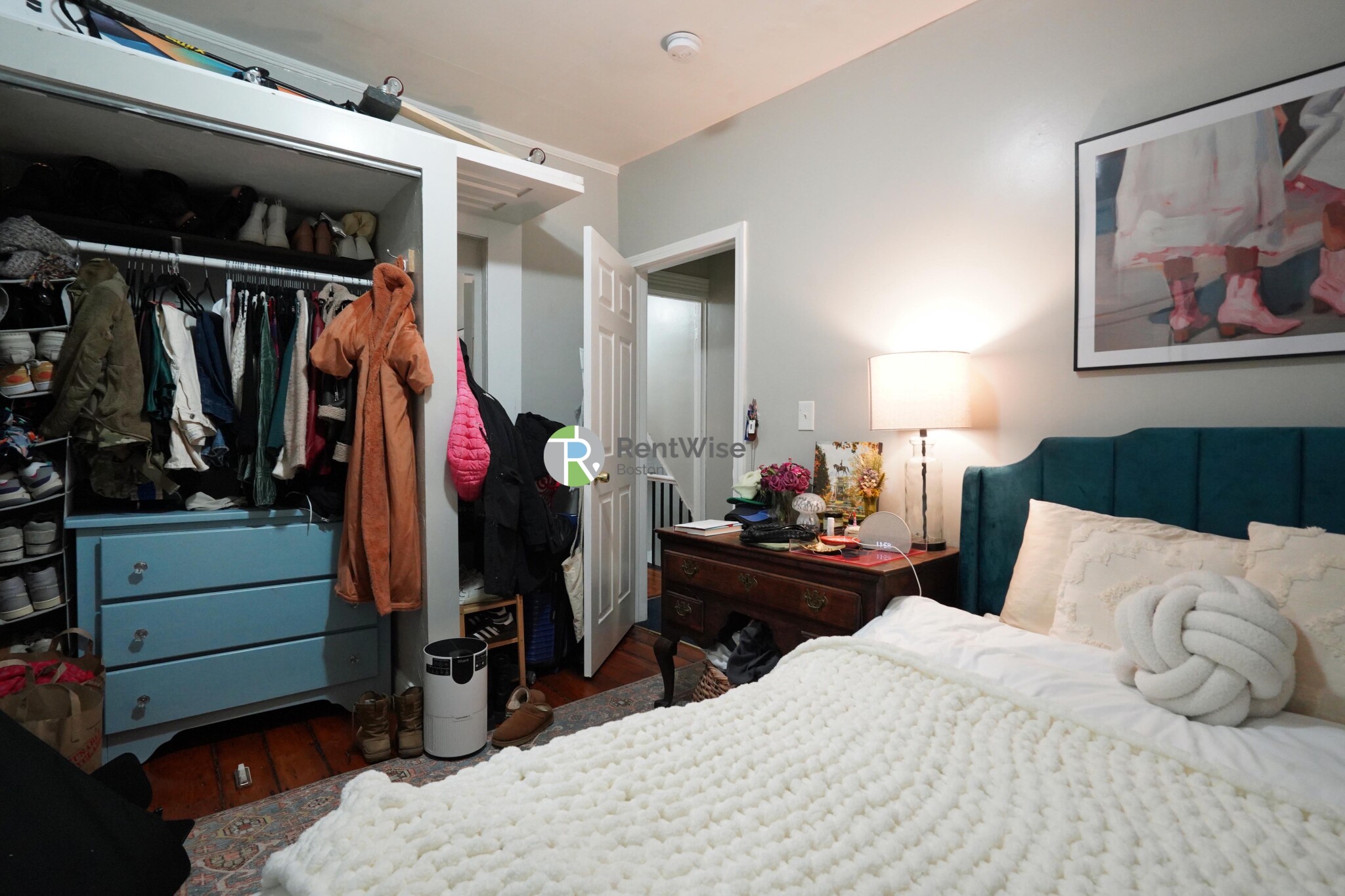 4 Champney Pl, Beacon Hill