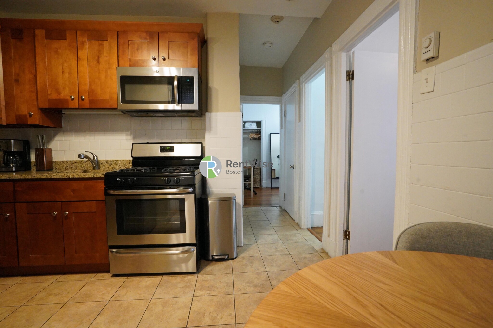 12 Foster St, North End