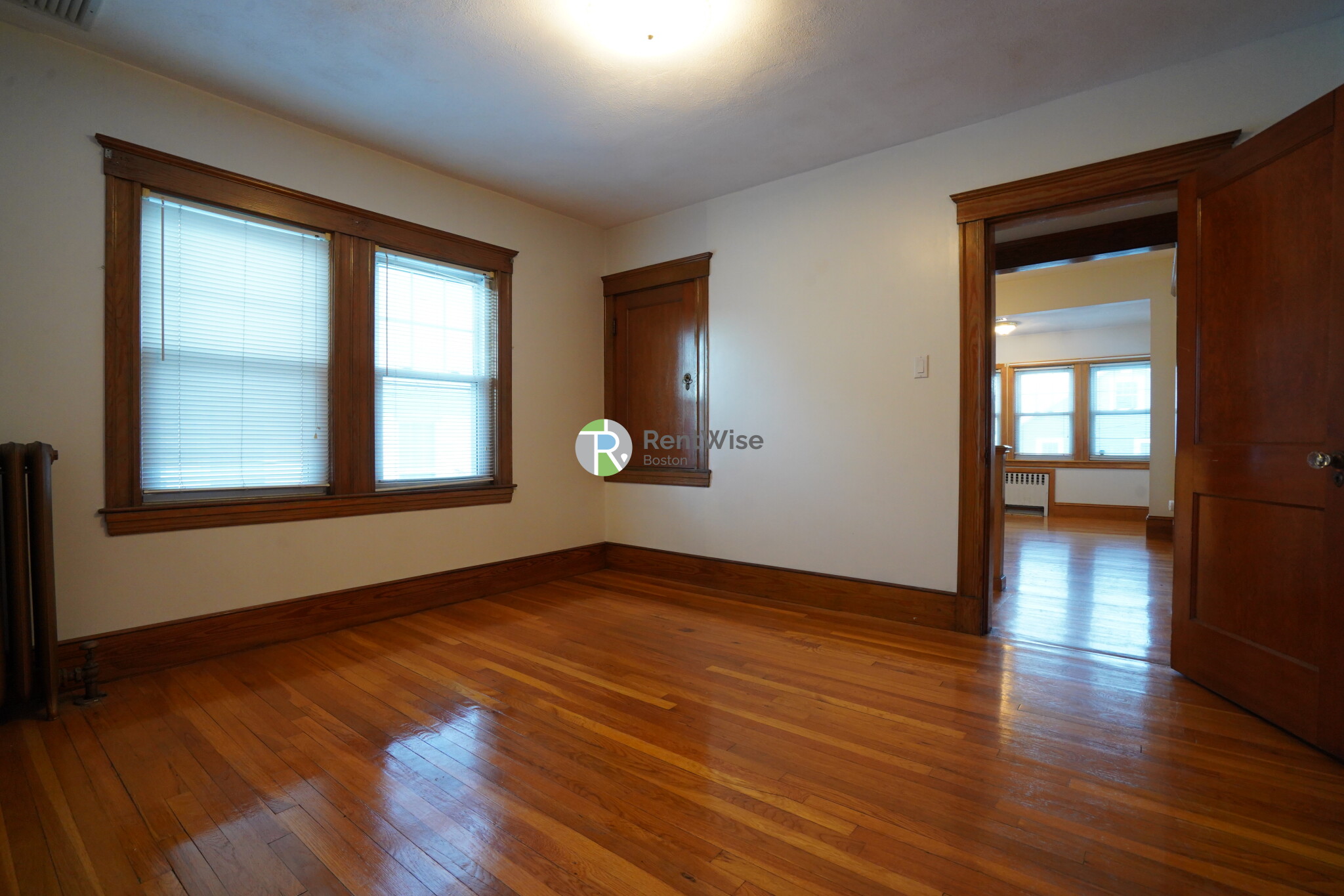 32 Dickinson Rd, Brighton