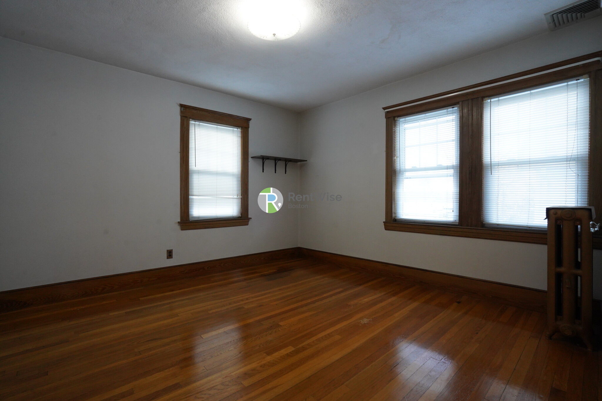 32 Dickinson Rd, Brighton