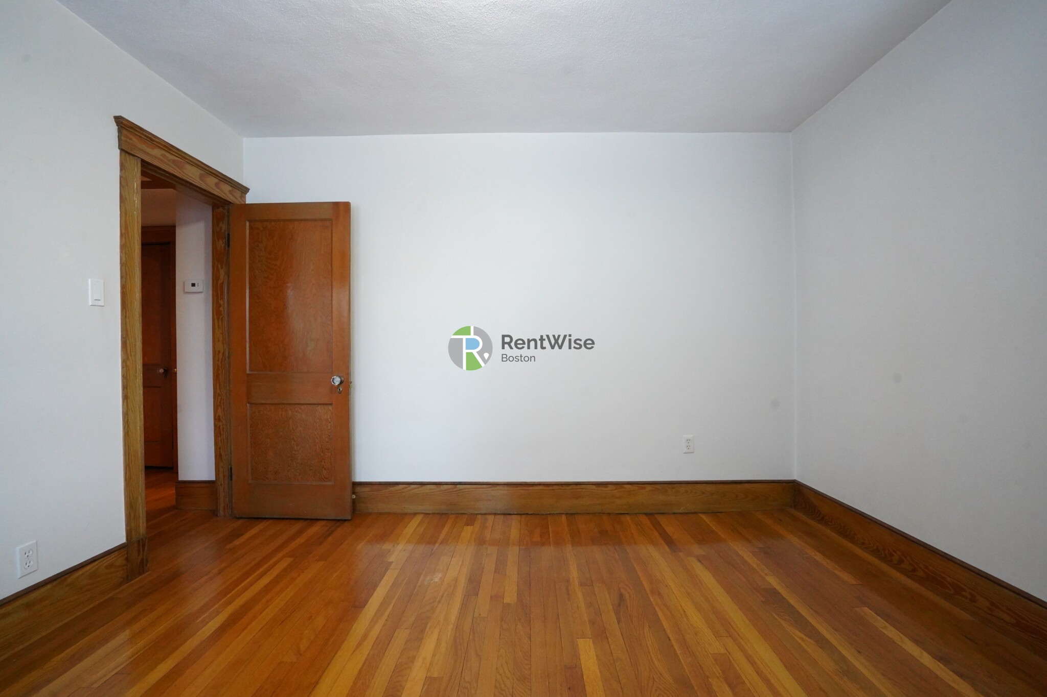 32 Dickinson Rd, Brighton