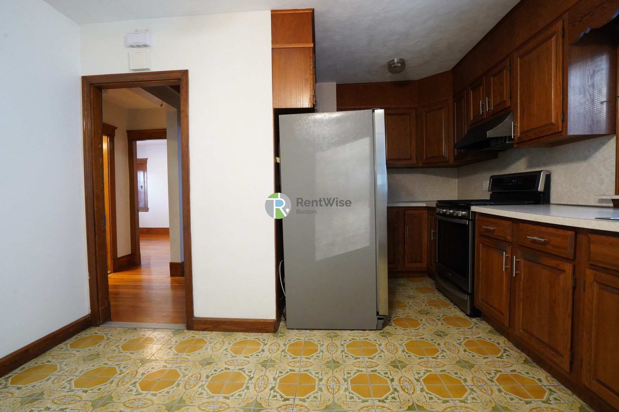 32 Dickinson Rd, Brighton