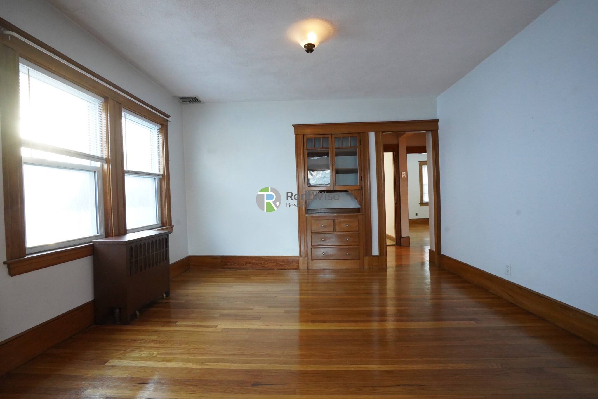 32 Dickinson Rd, Brighton