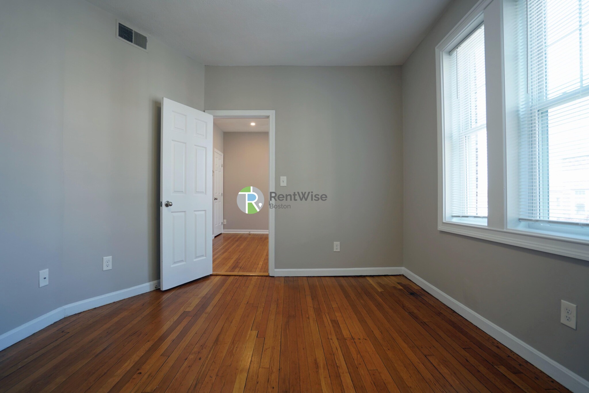 7 Lorraine St, Roslindale