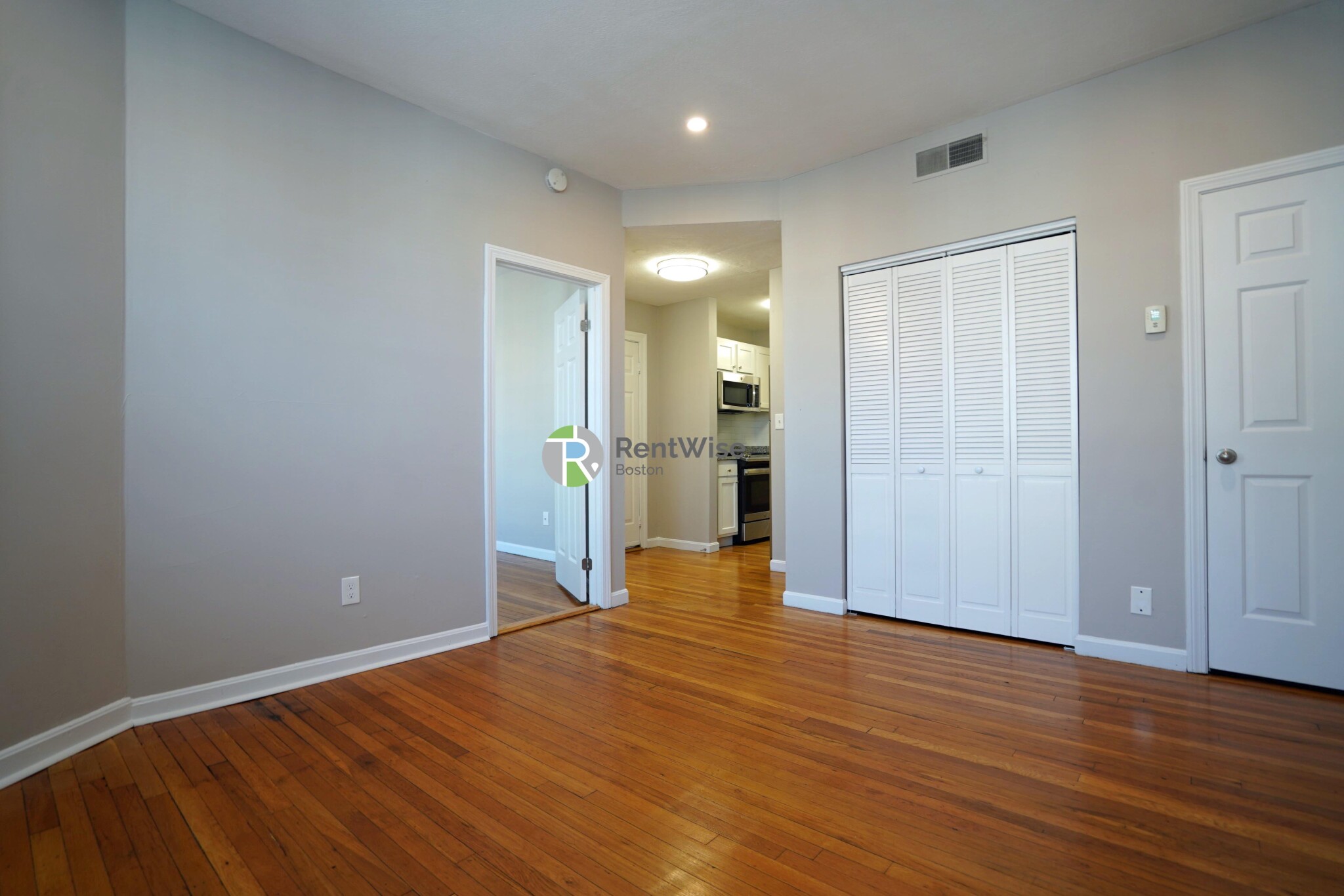 7 Lorraine St, Roslindale