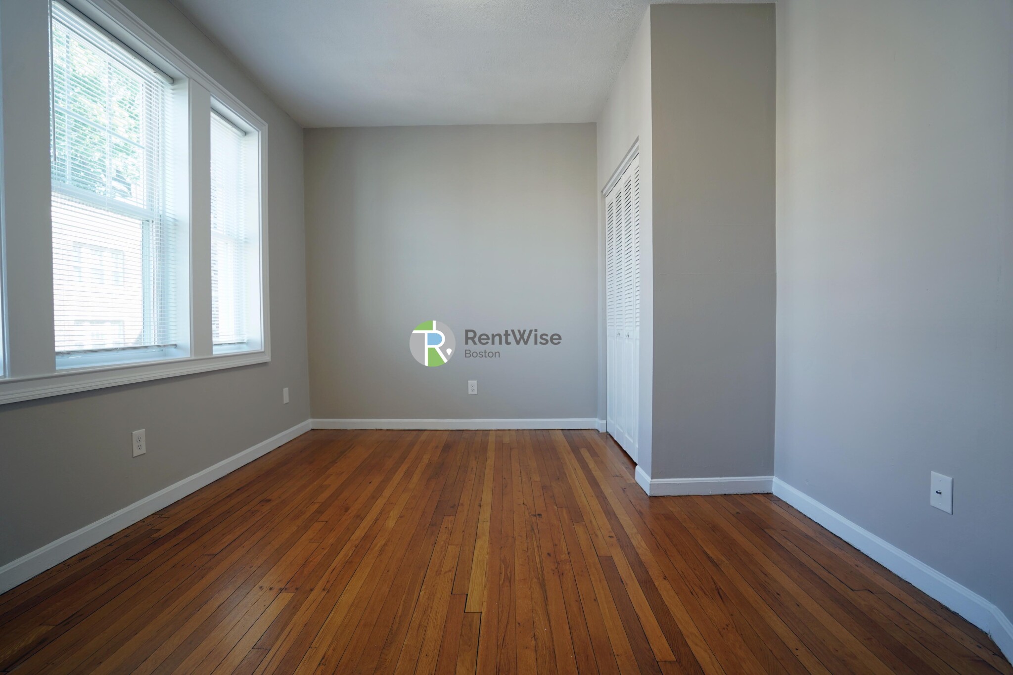 7 Lorraine St, Roslindale