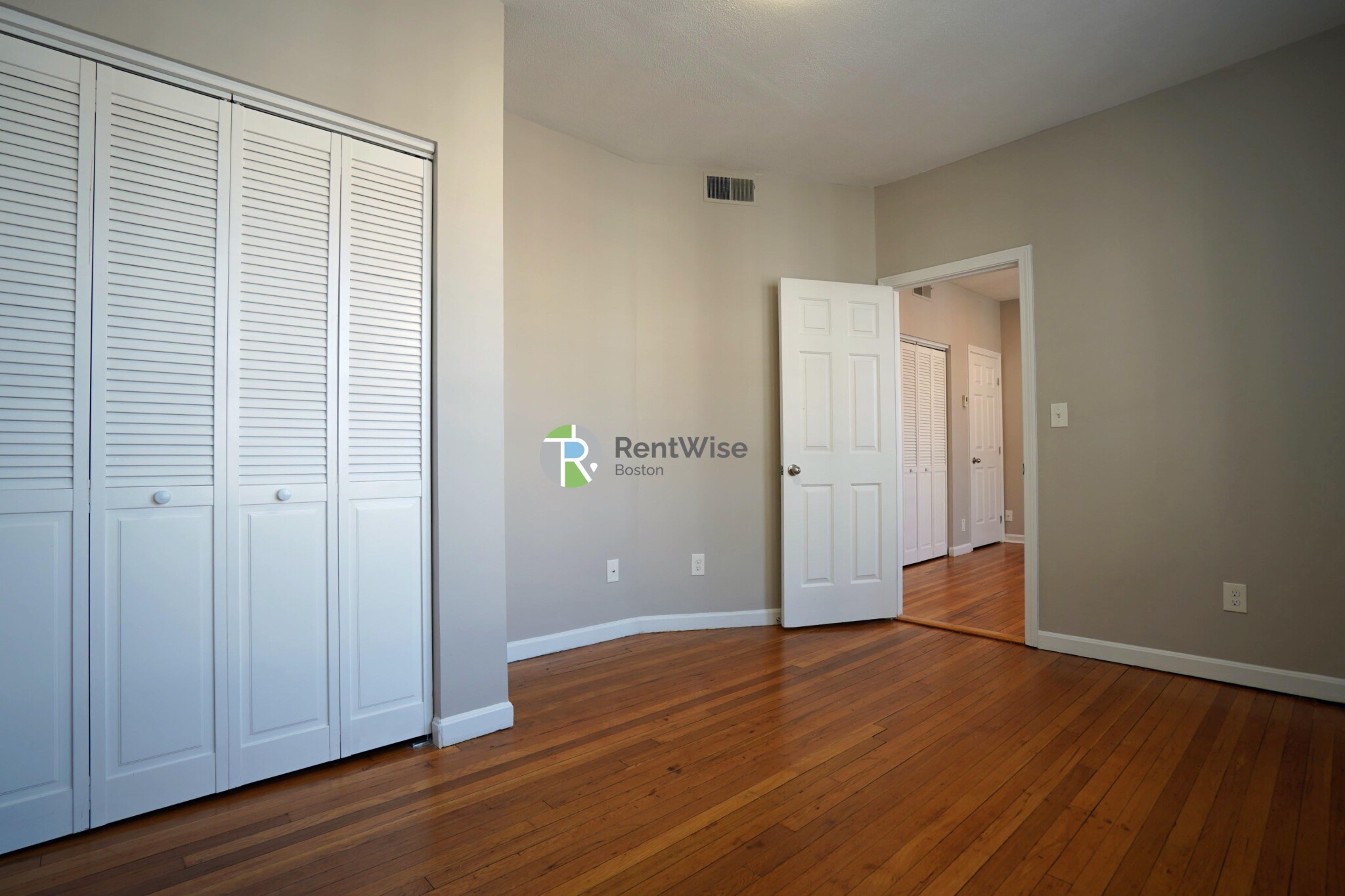 7 Lorraine St, Roslindale