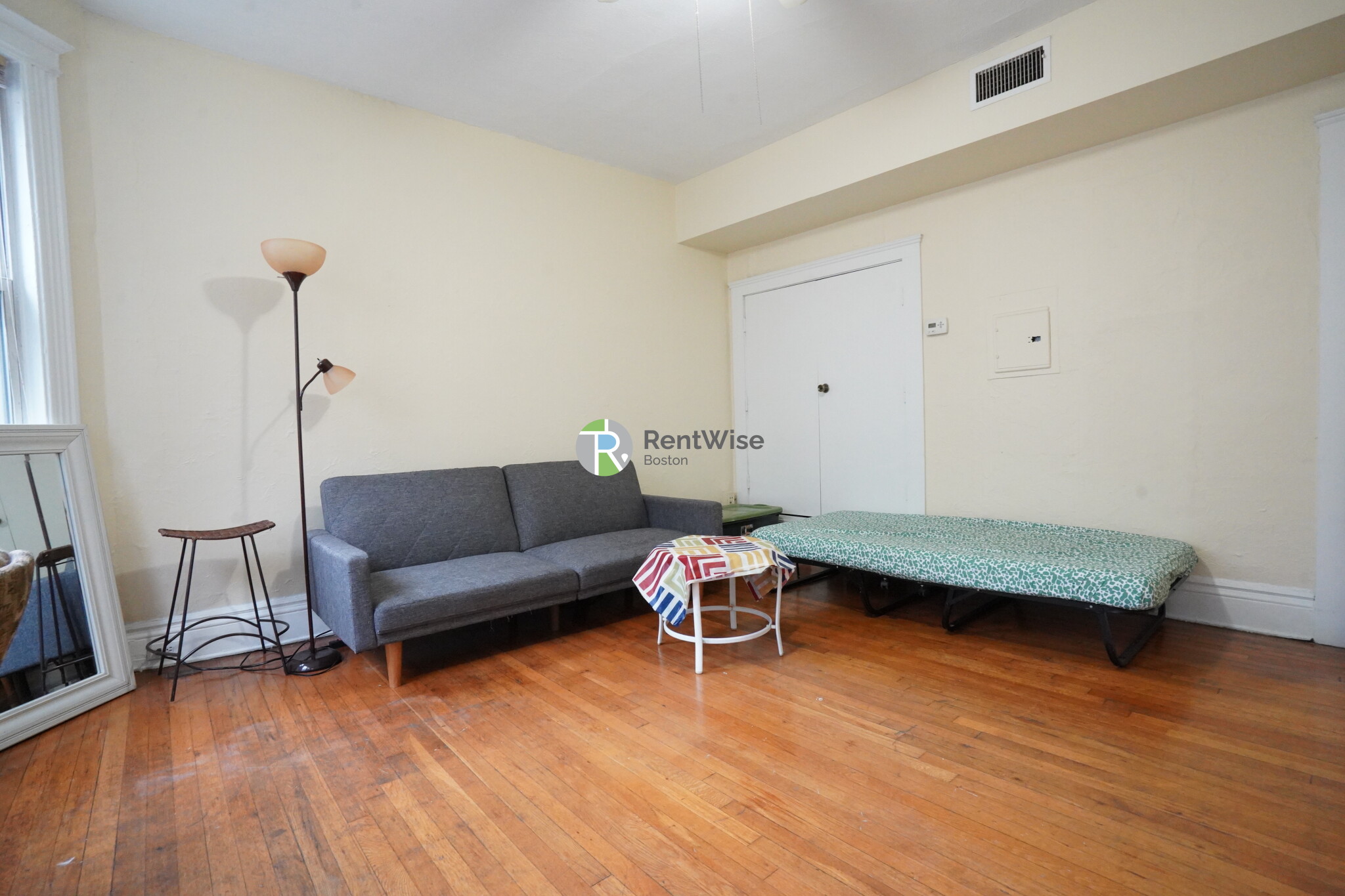 10 Lorraine Ter, Allston