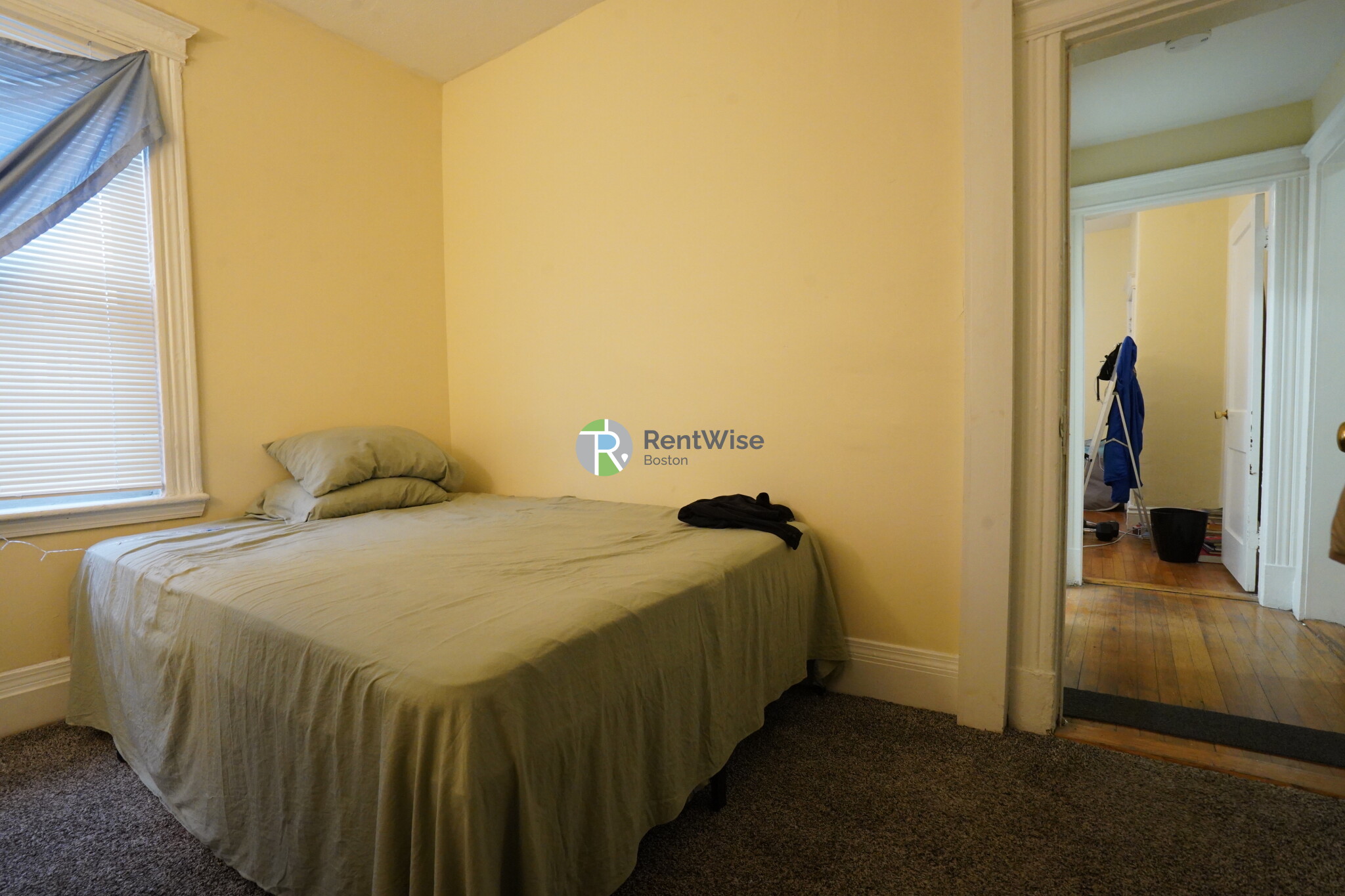 10 Lorraine Ter, Allston