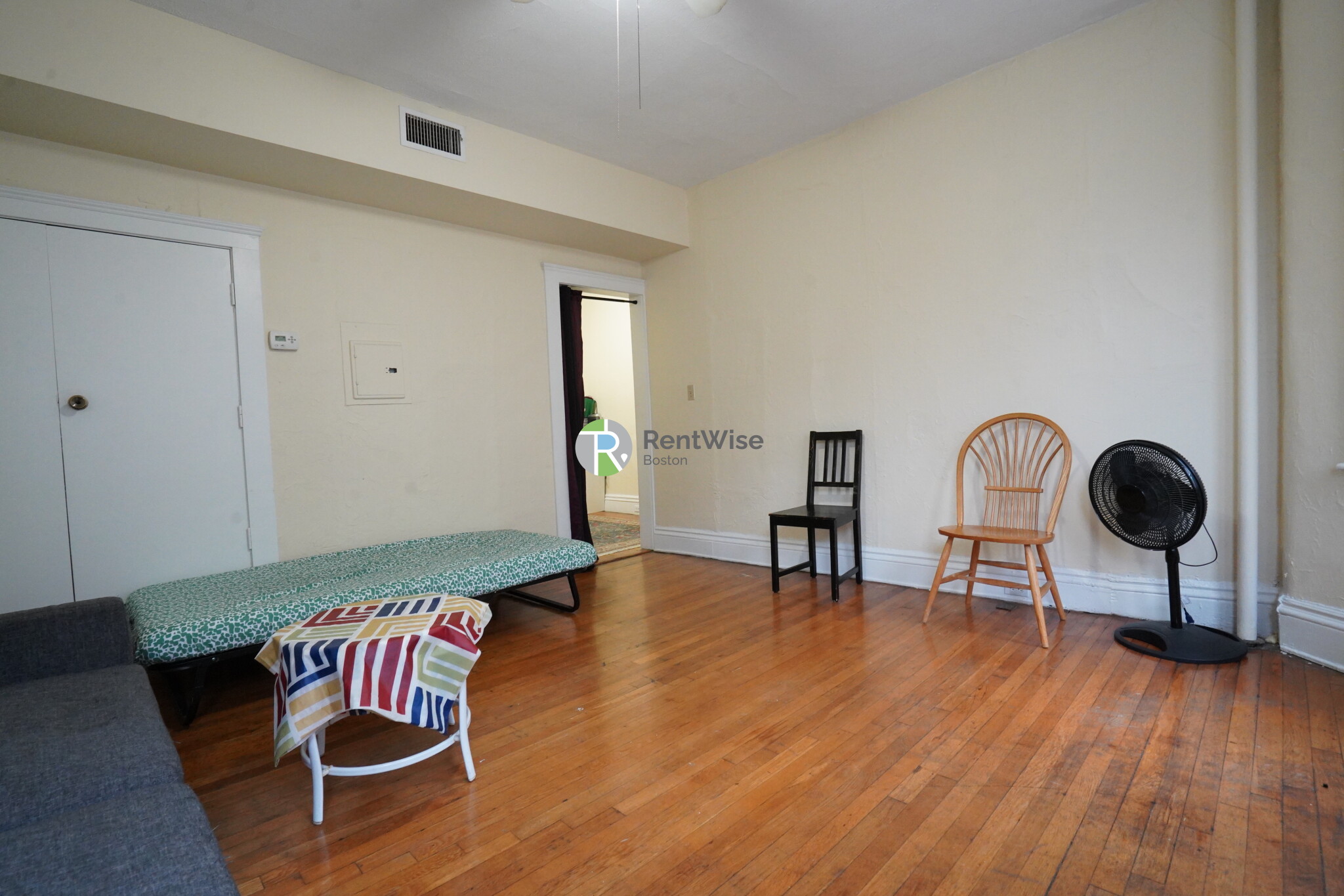 10 Lorraine Ter, Allston