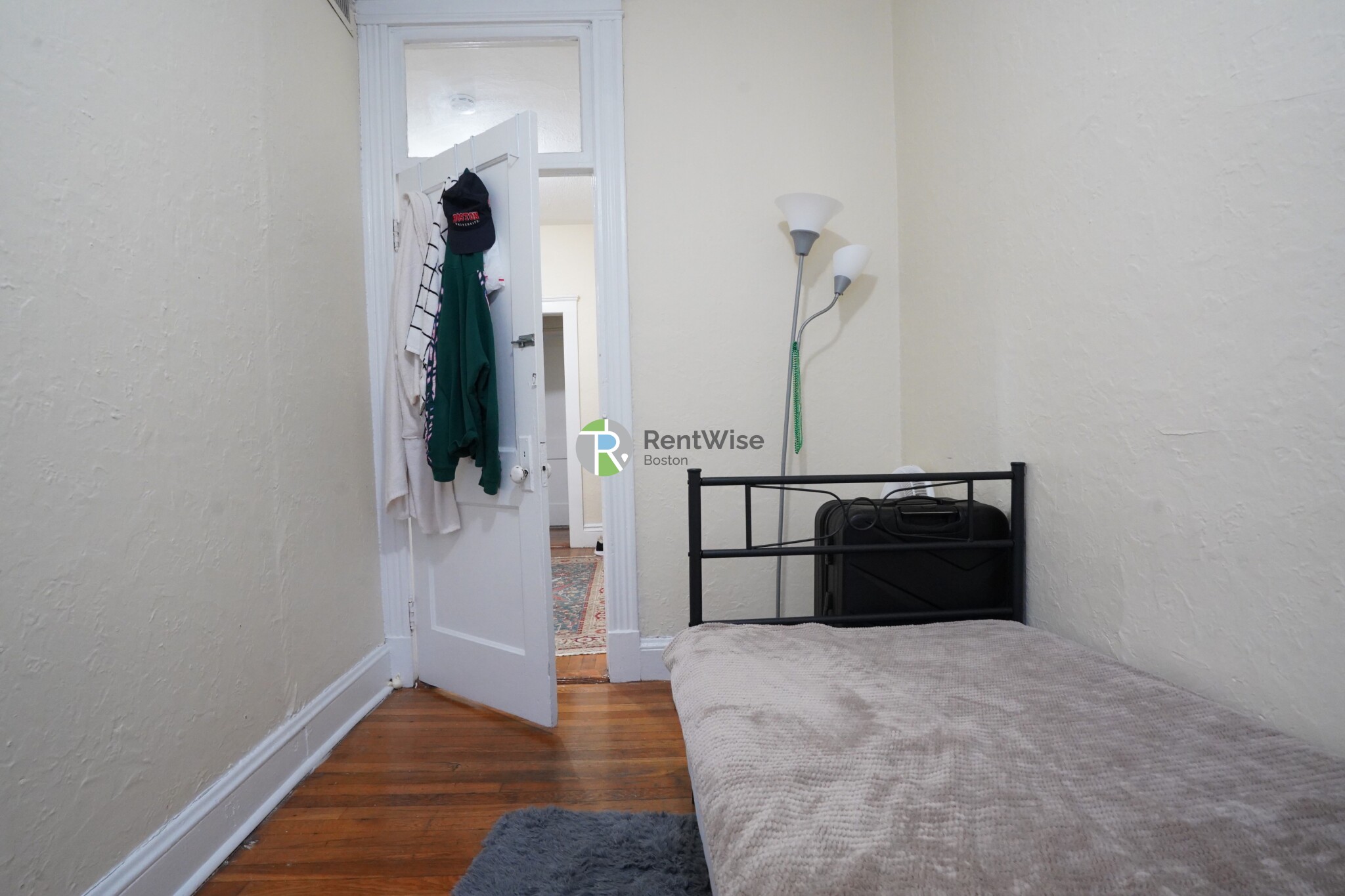 10 Lorraine Ter, Allston