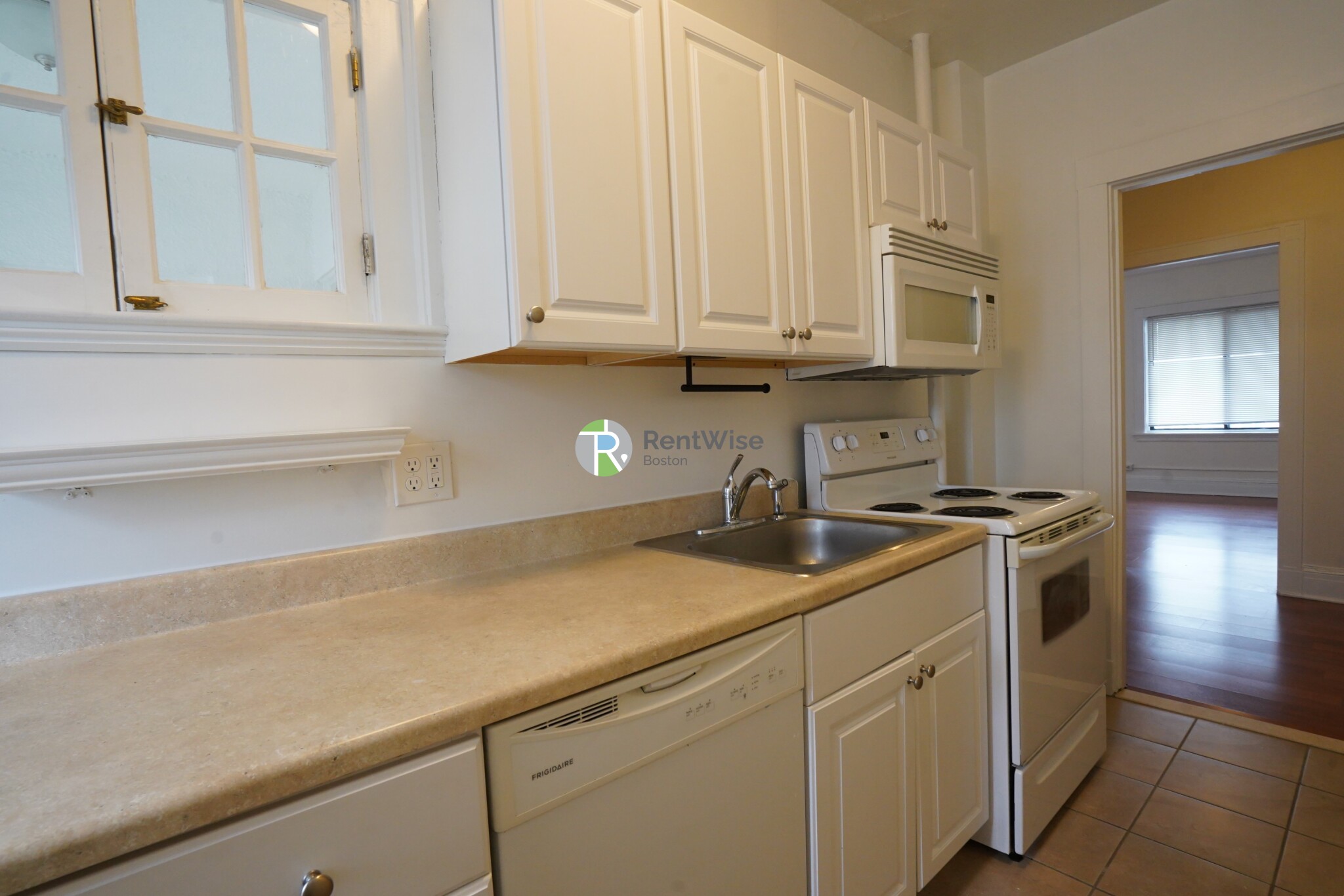 230 Walnut St, Newtonville