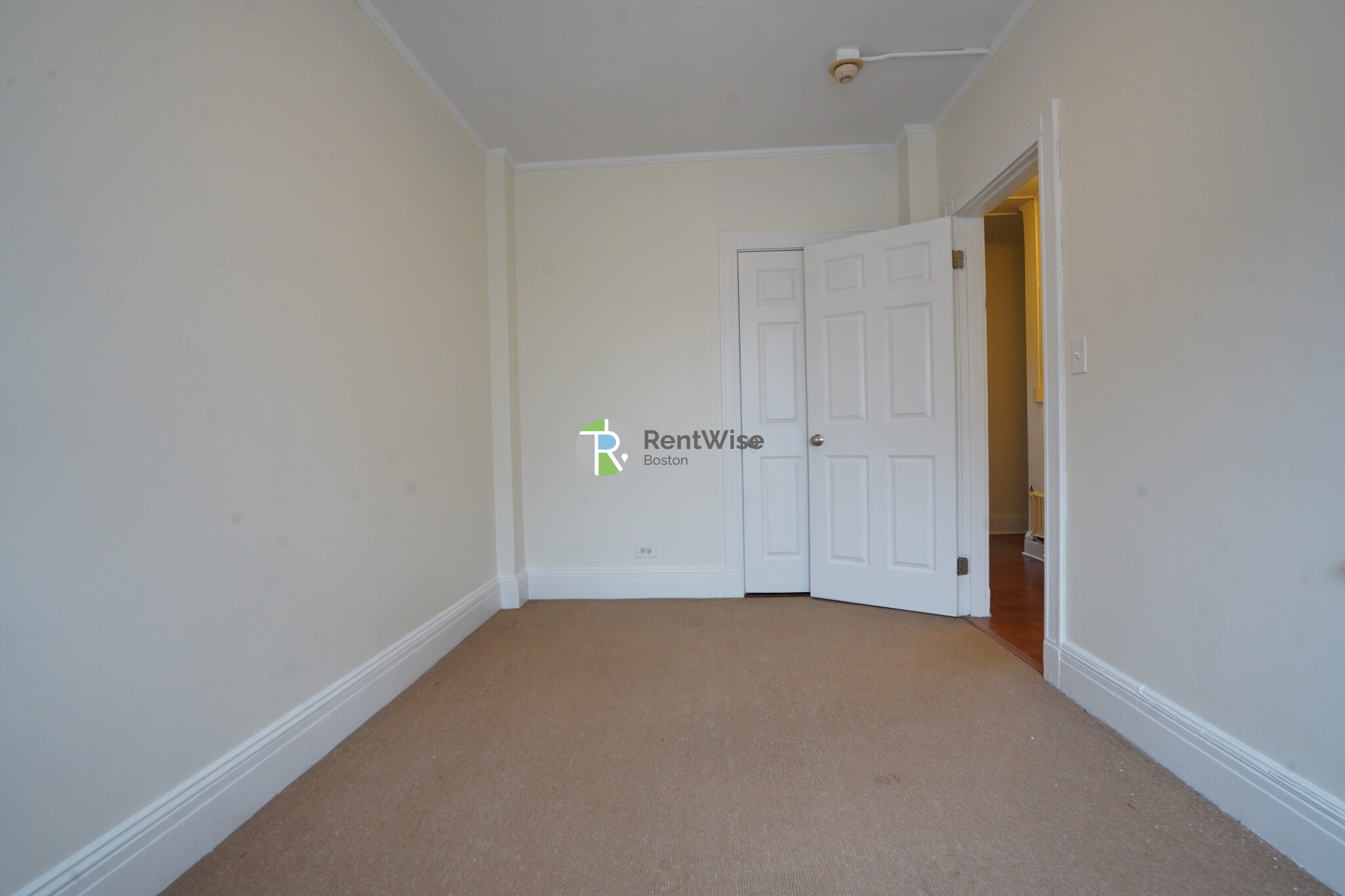 230 Walnut St, Newtonville