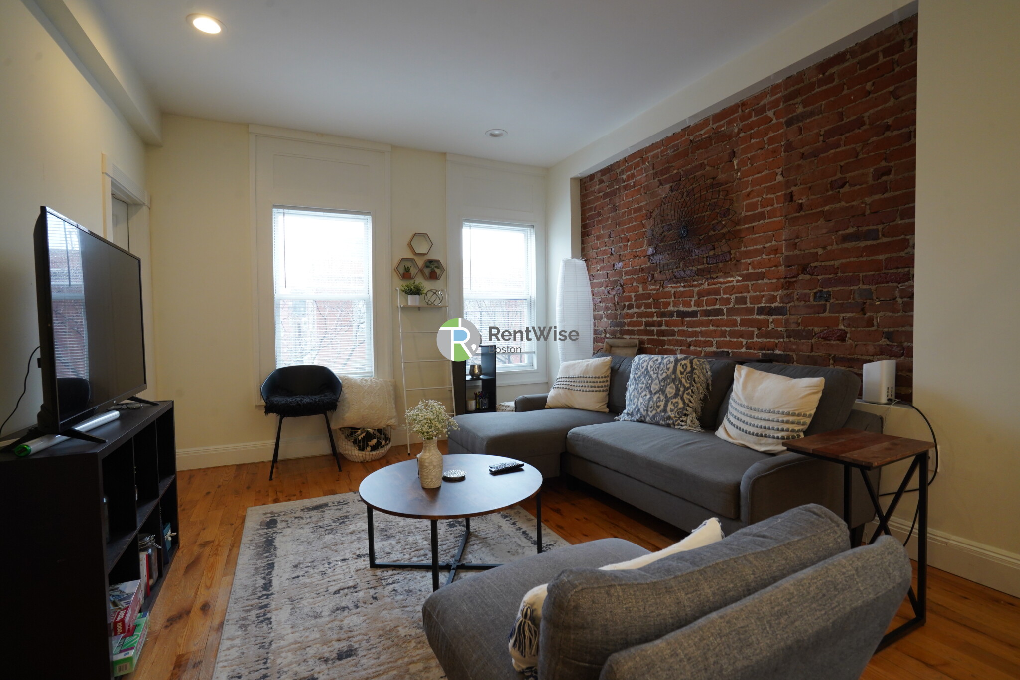 10 Brainerd Rd, Allston