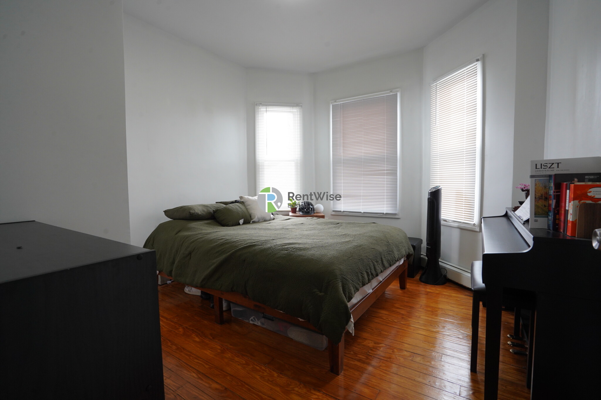 417 Cardinal Medeiros Ave, Wellington-Harrington