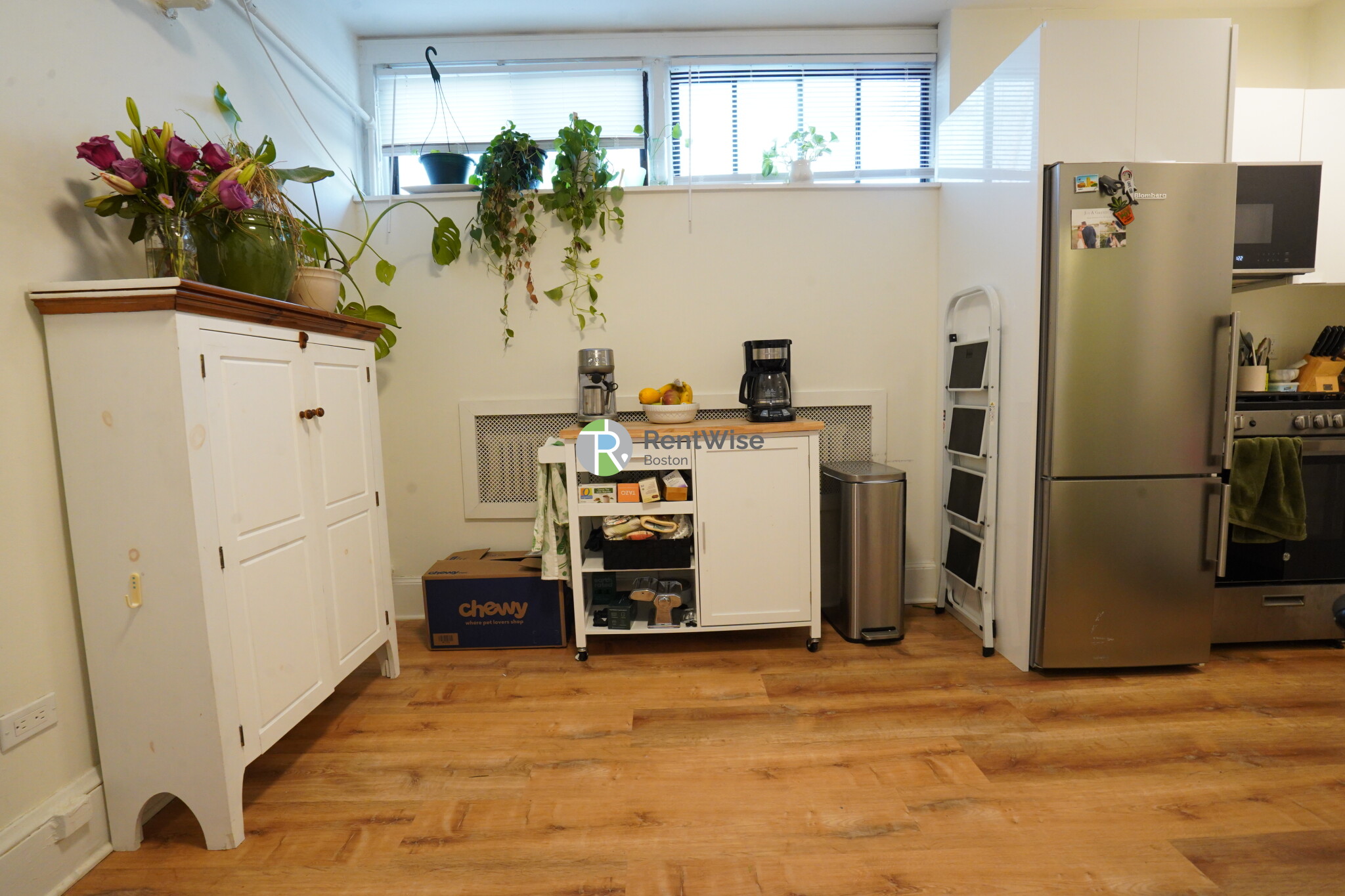 230 Walnut St, Newtonville