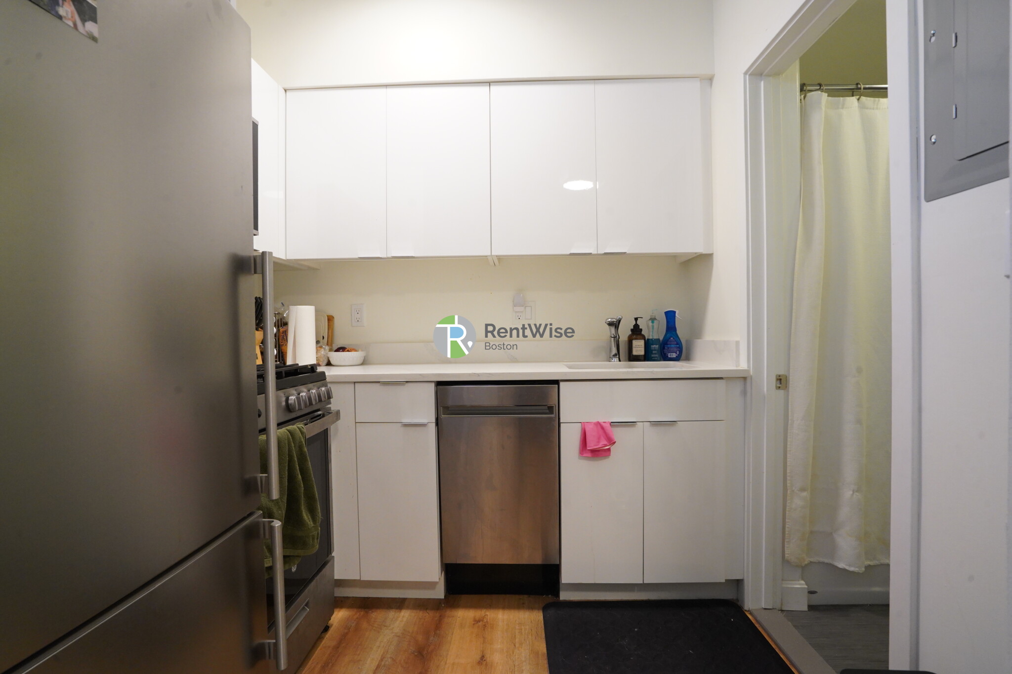 230 Walnut St, Newtonville