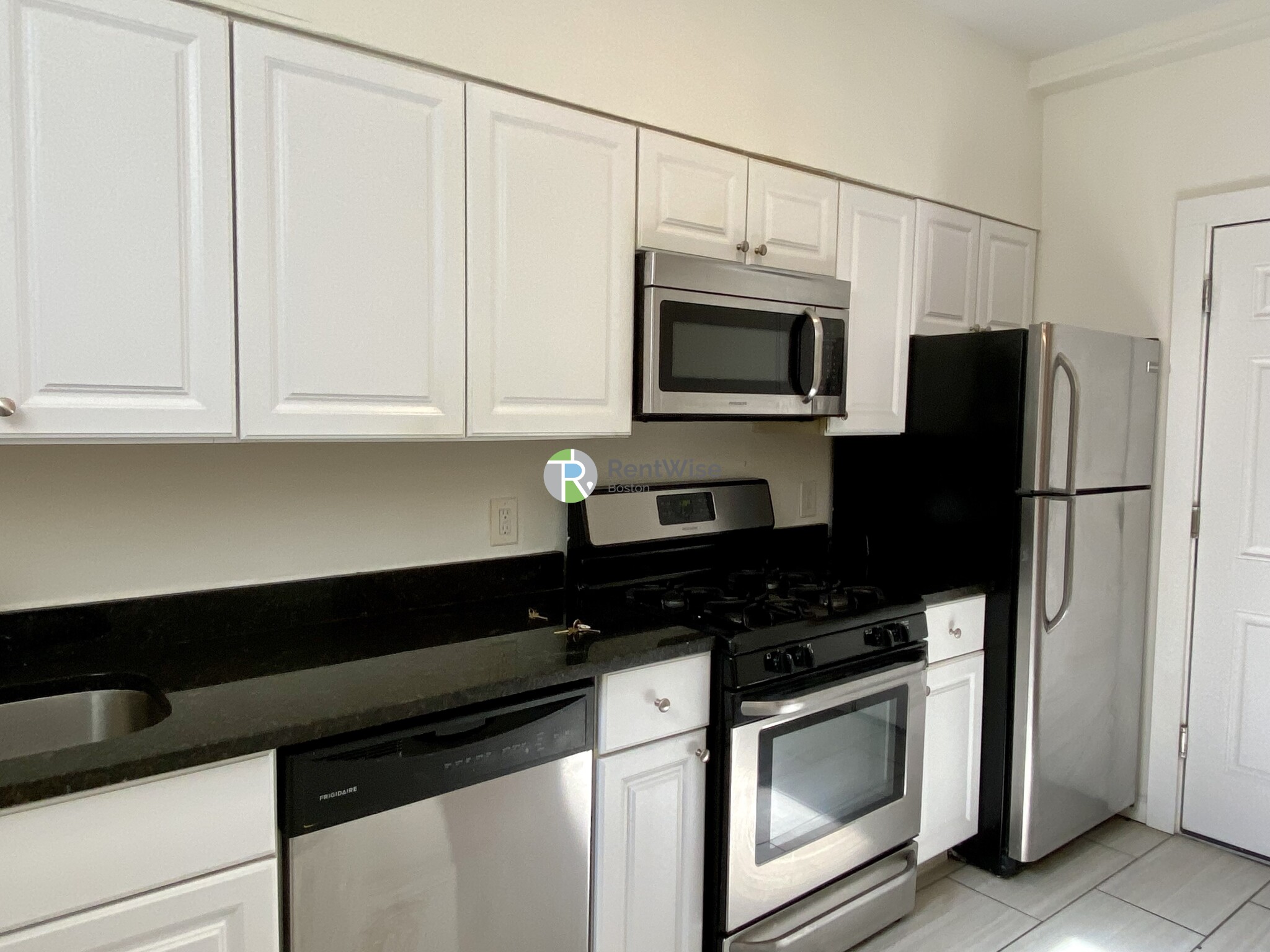 230 Walnut St, Newtonville