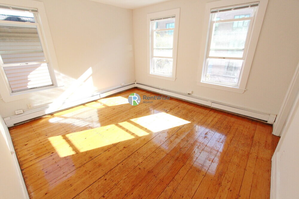 157 Cambridge St, East Cambridge