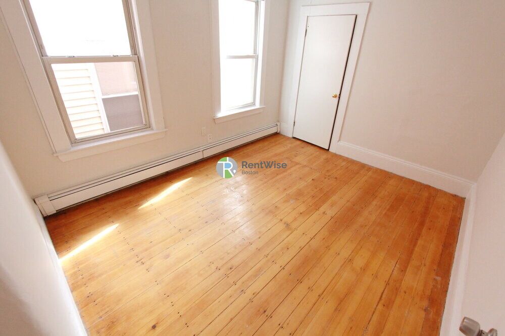 157 Cambridge St, East Cambridge