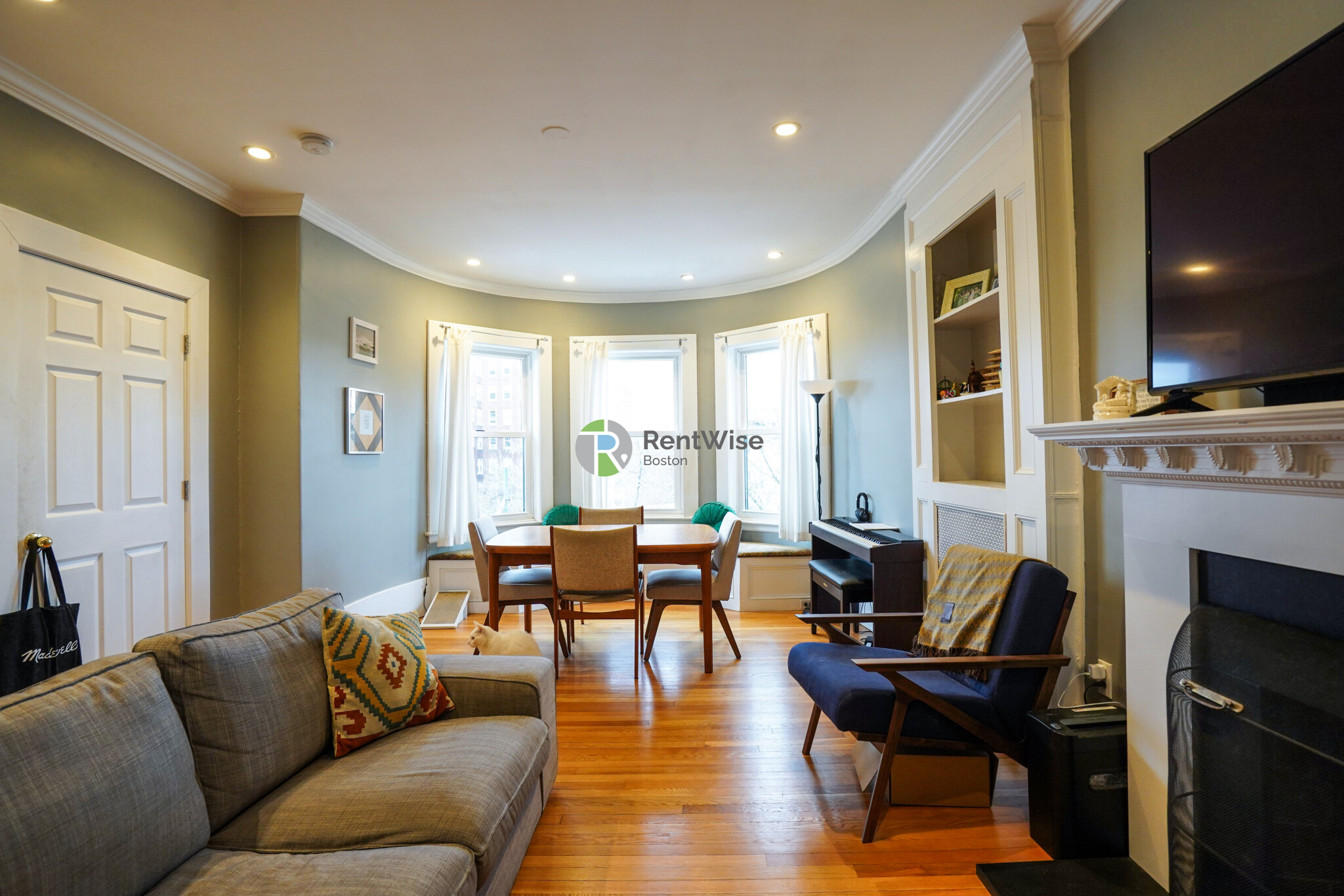 1402 Beacon St, Corey Hill