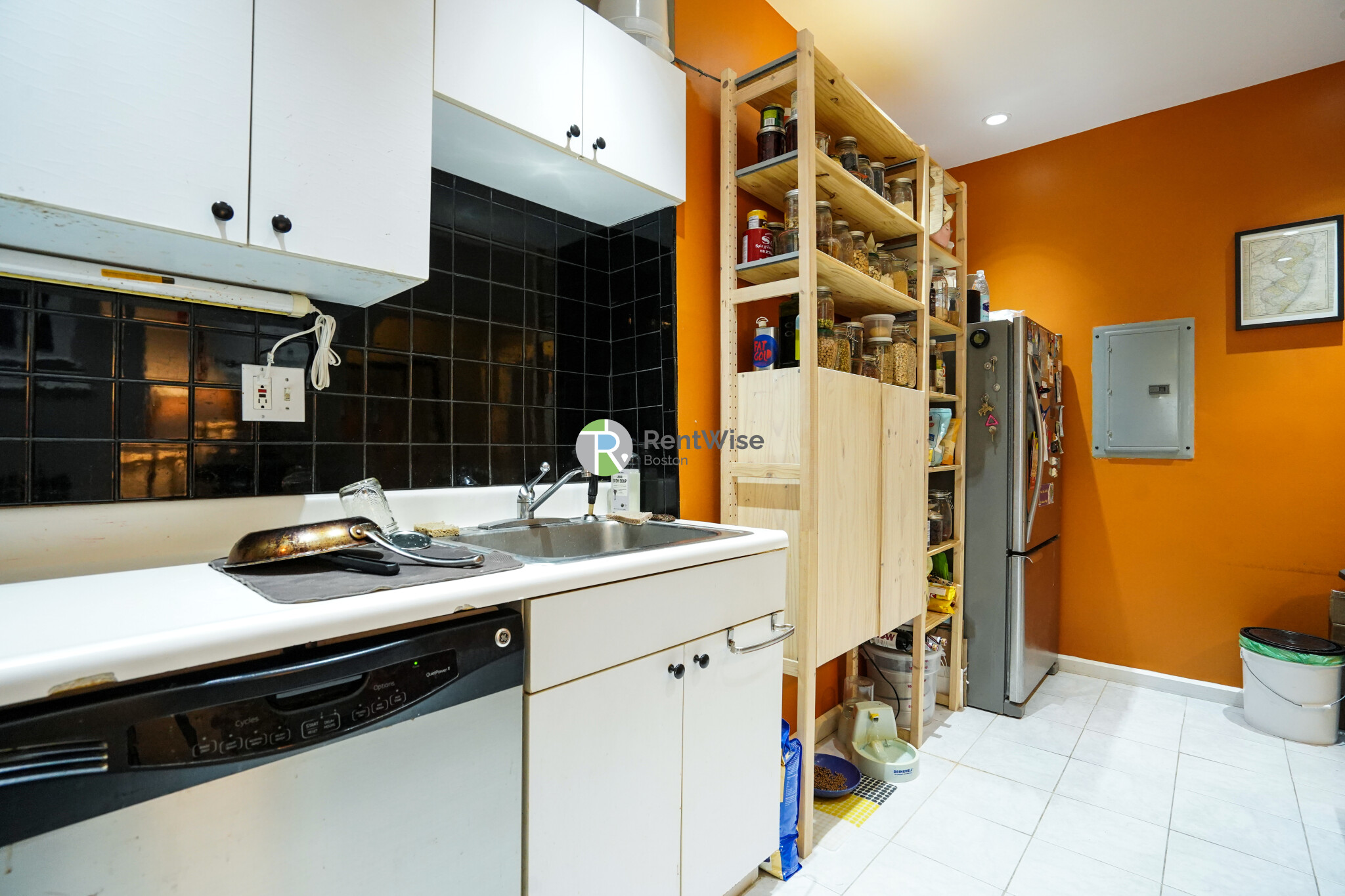 1402 Beacon St, Corey Hill