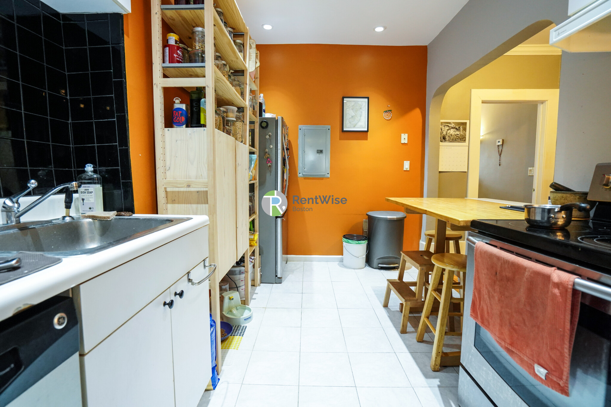 1402 Beacon St, Corey Hill