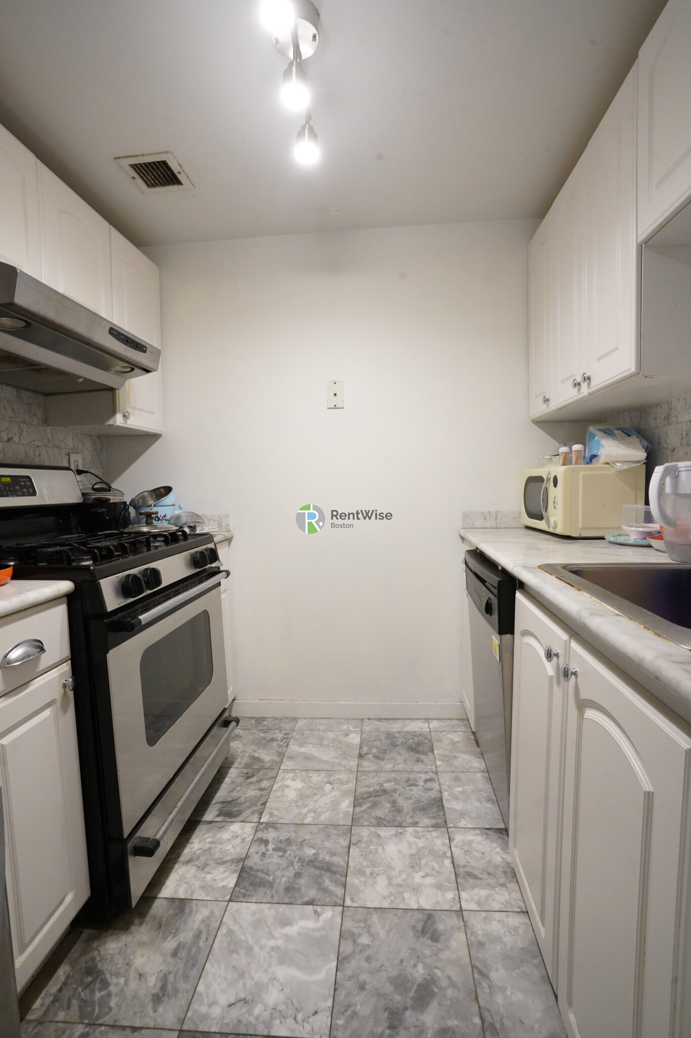 15 North Beacon St, Allston