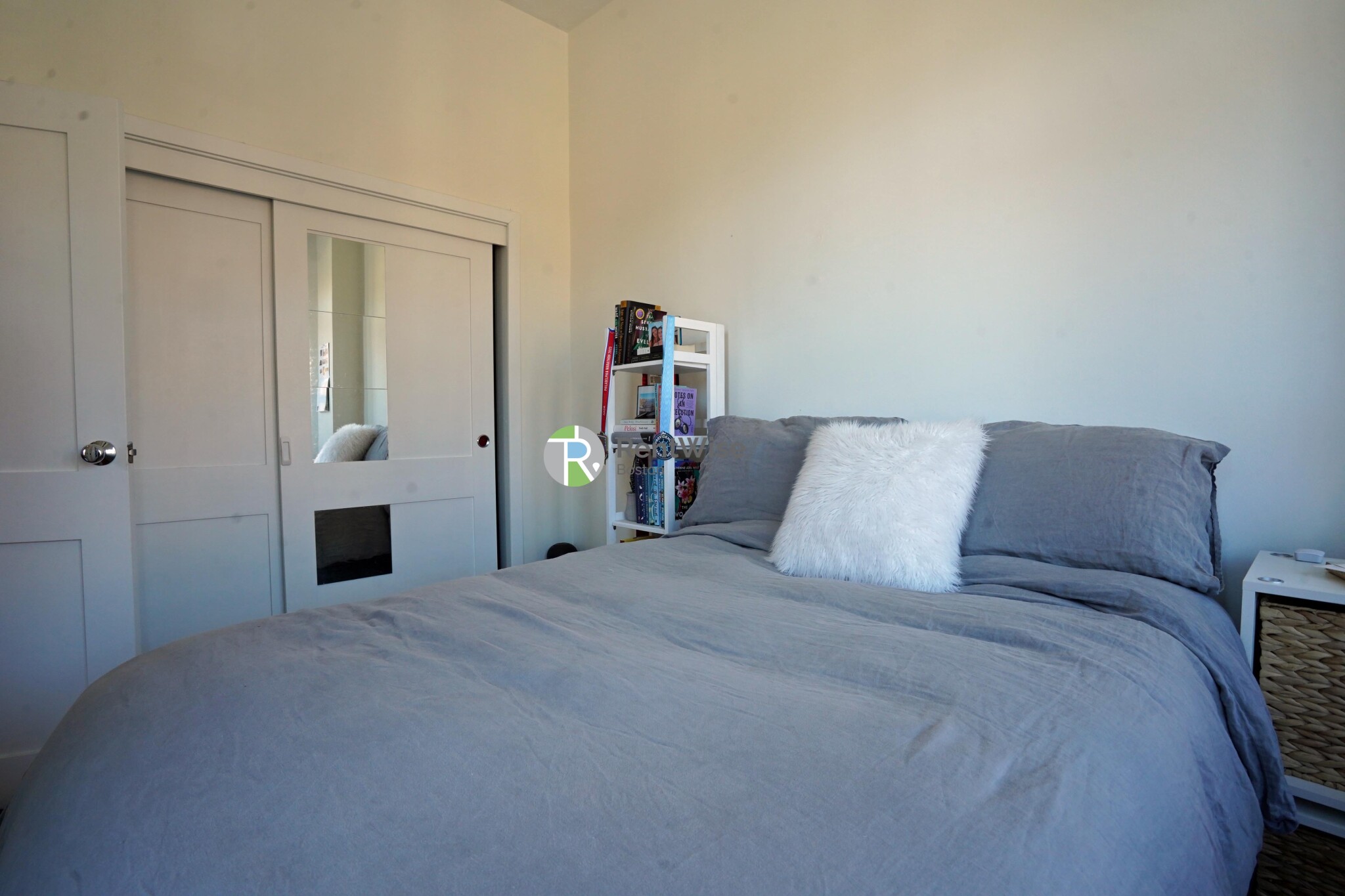 525 Massachusetts Ave, Roxbury