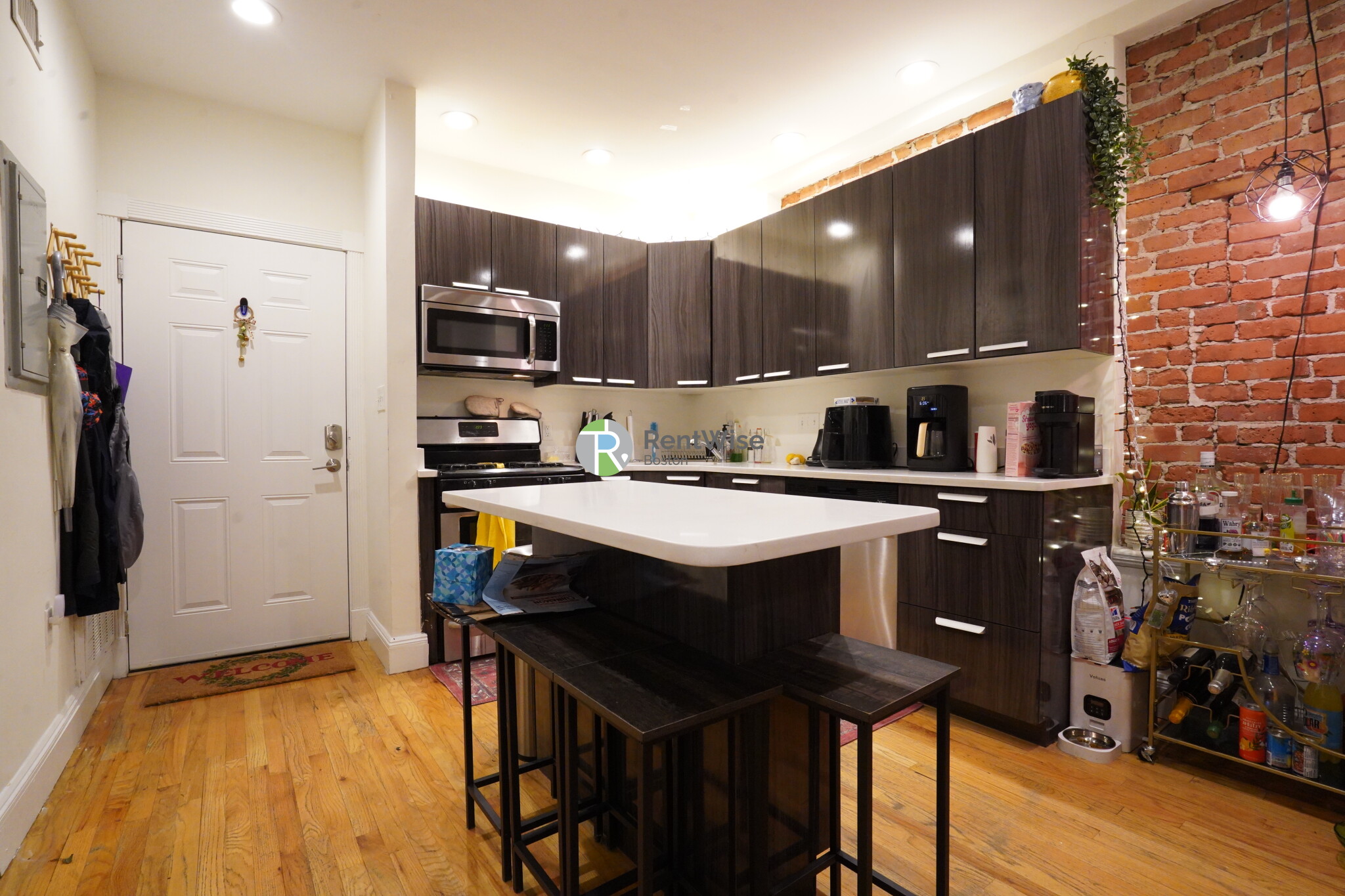 10 Brainerd Rd, Allston