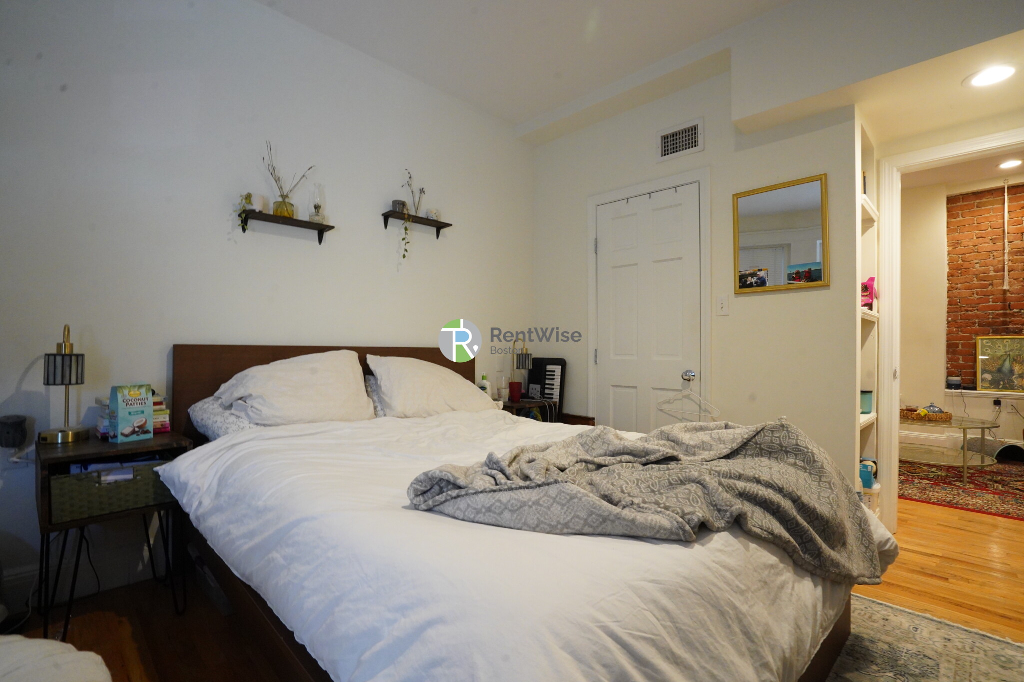 10 Brainerd Rd, Allston