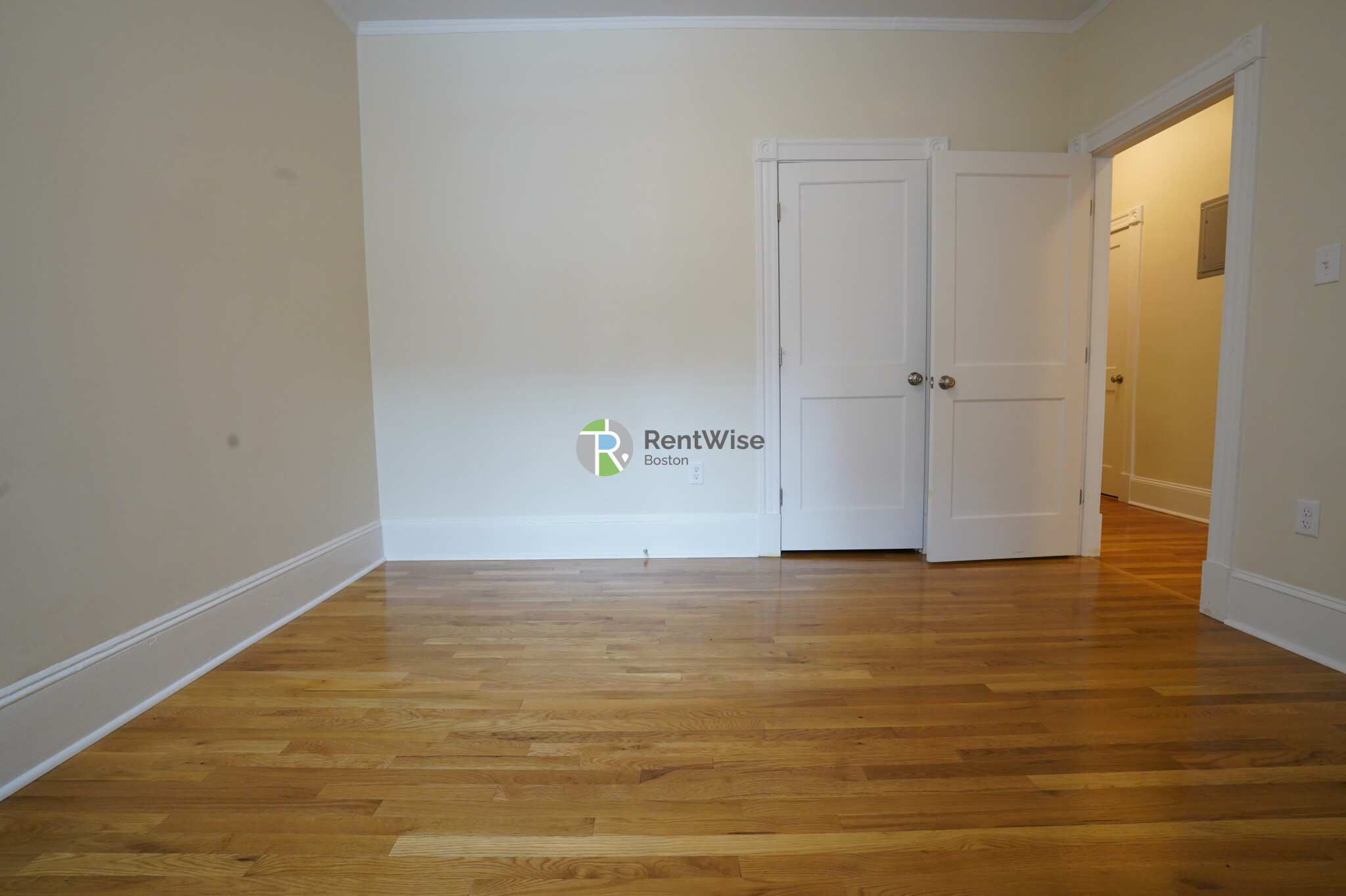 1595 Beacon St, Brookline