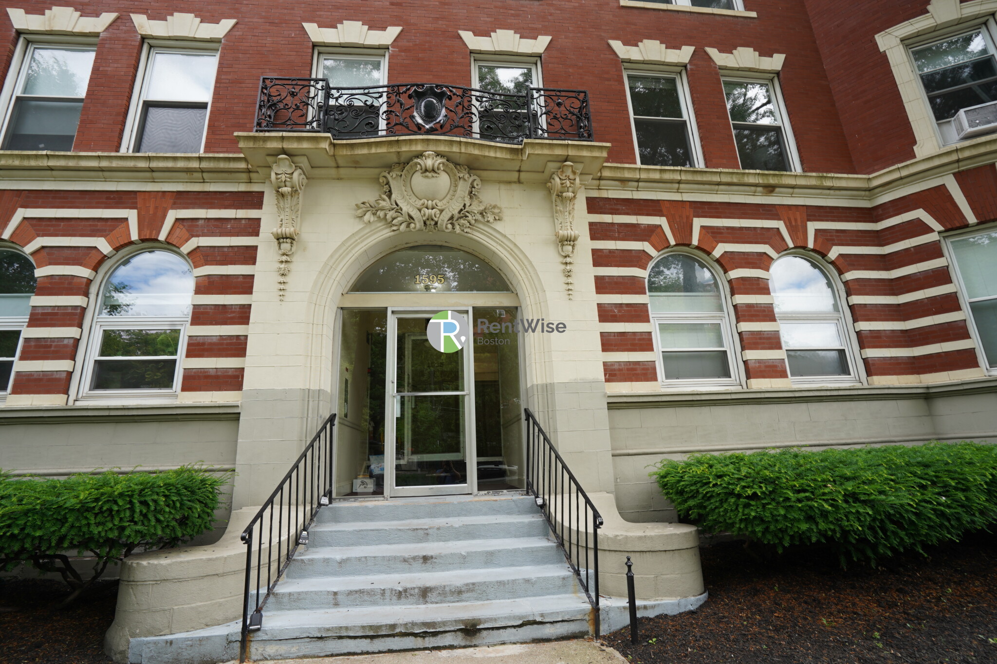 1595 Beacon St, Brookline