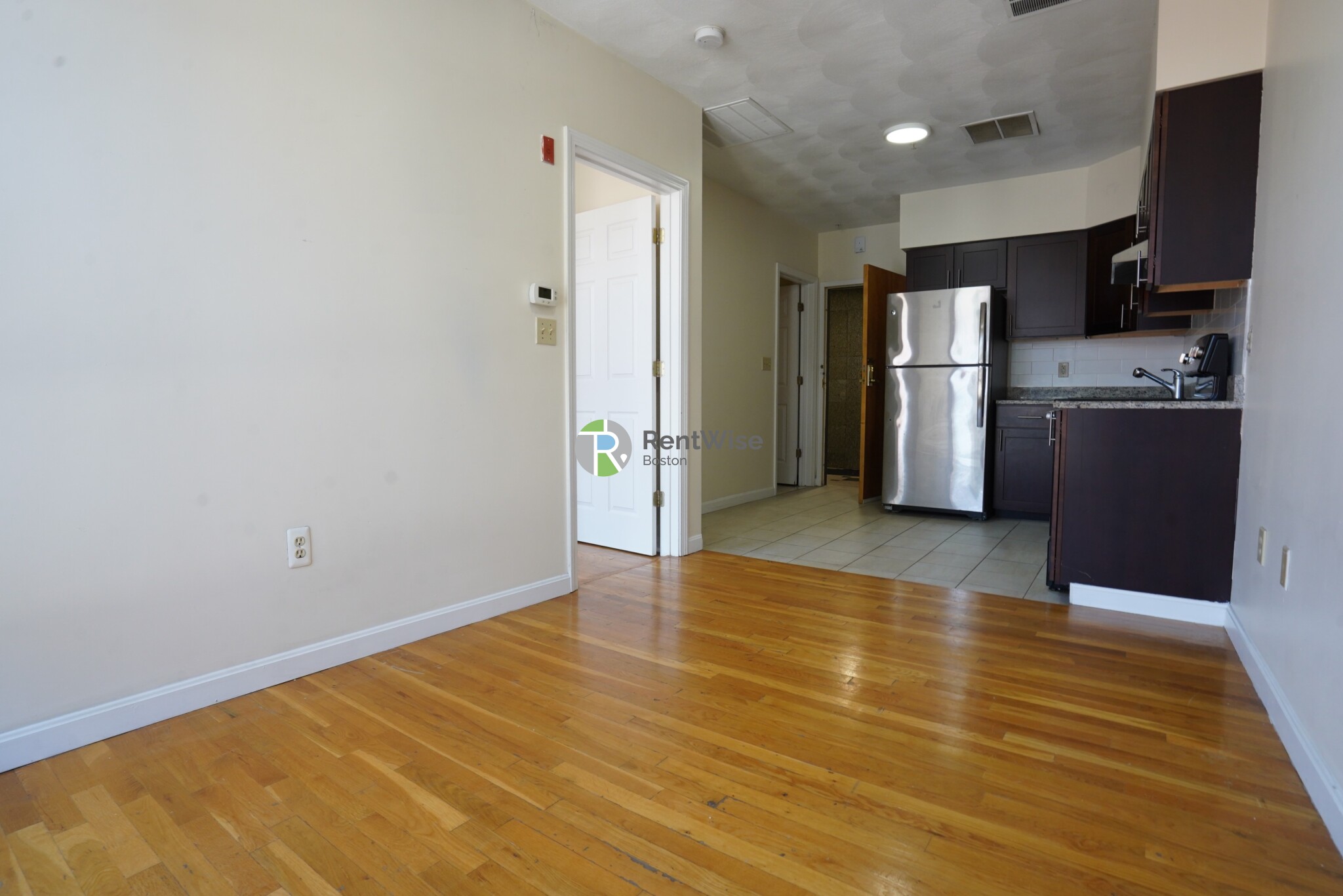 81 Essex St, Chinatown