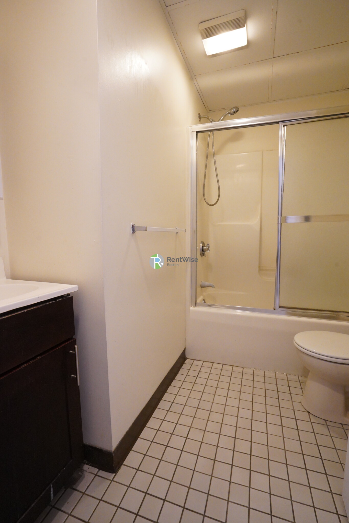 81 Essex St, Chinatown