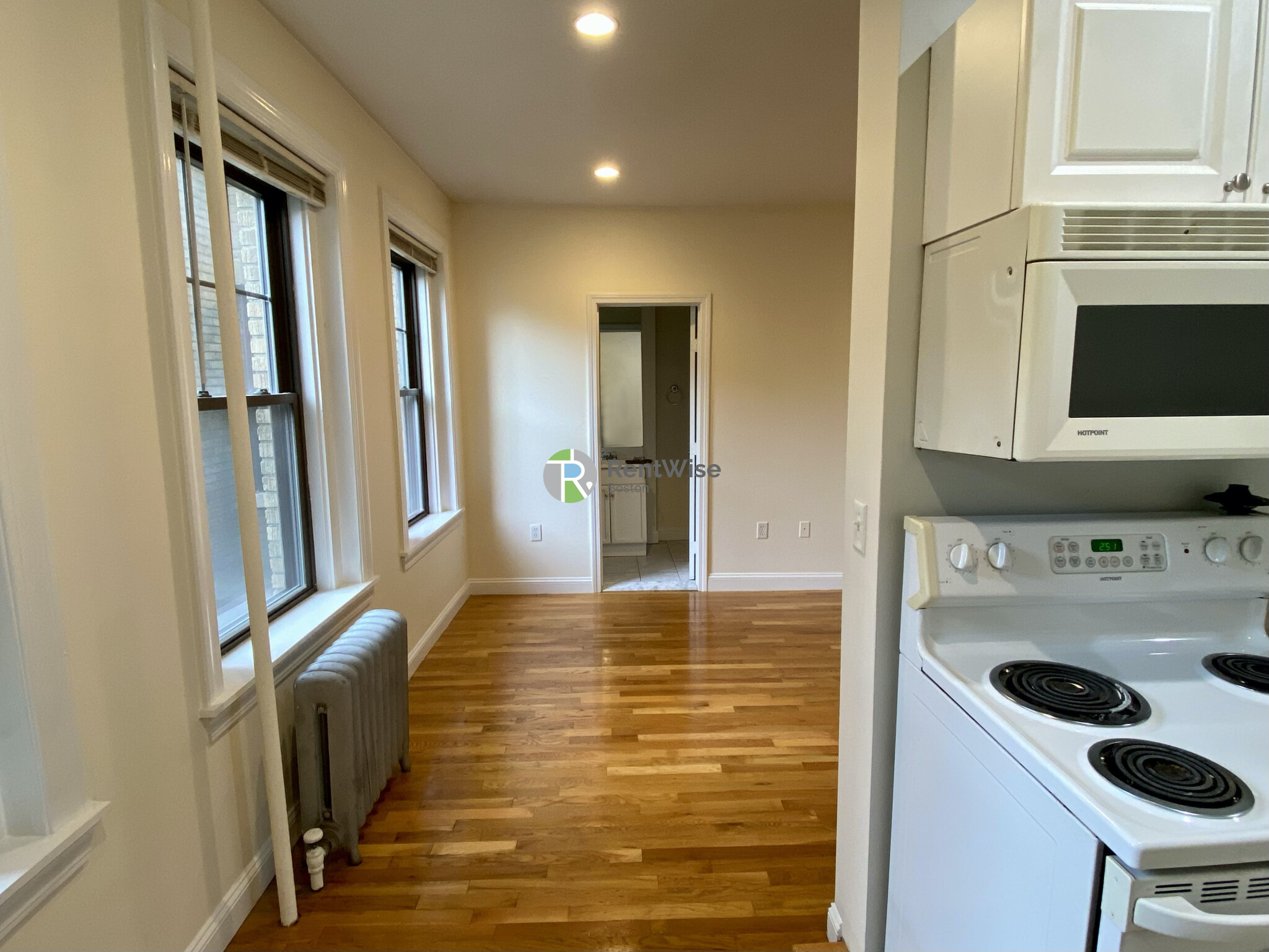 60 Queensberry St, Fenway