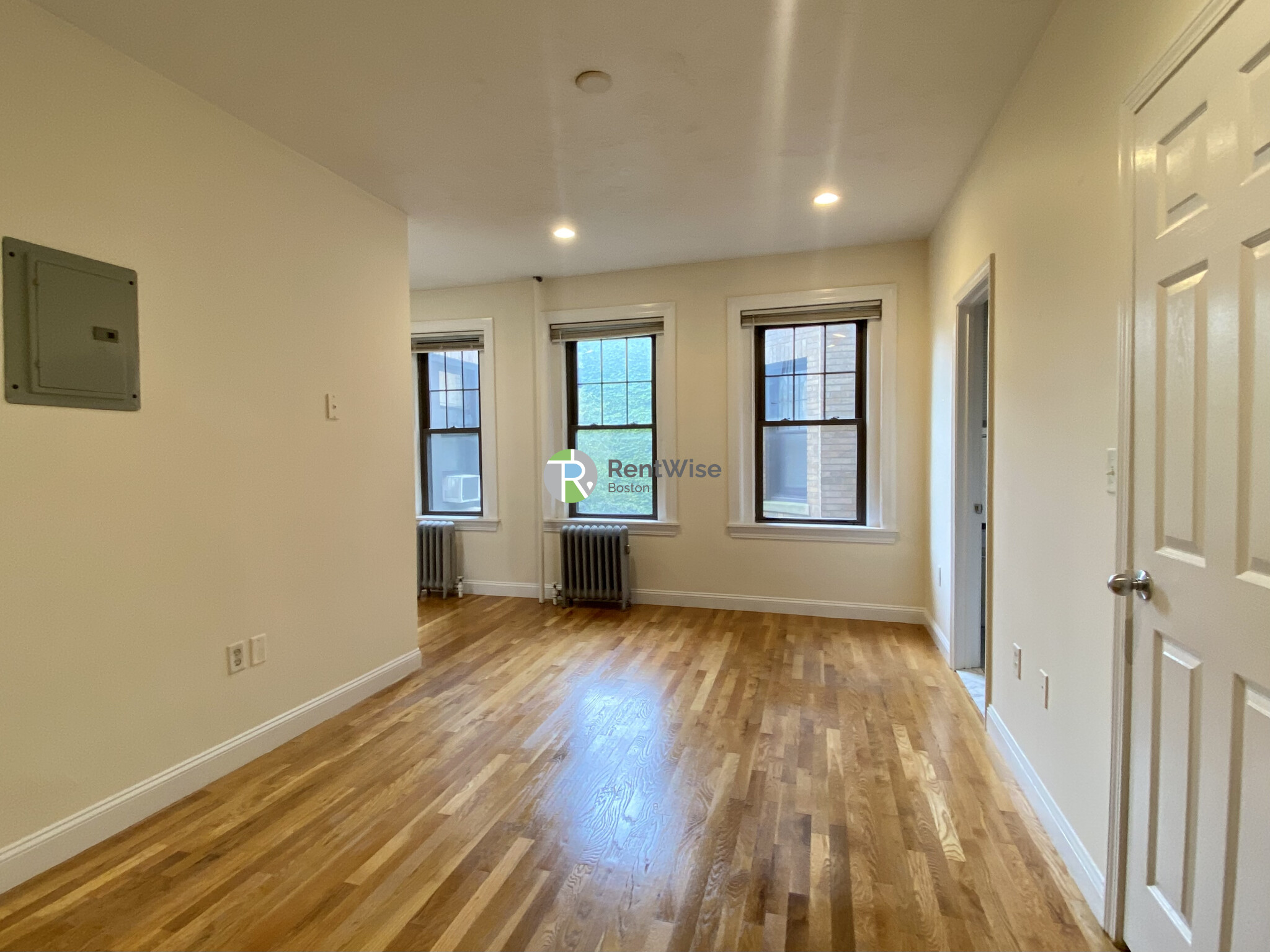 60 Queensberry St, Fenway