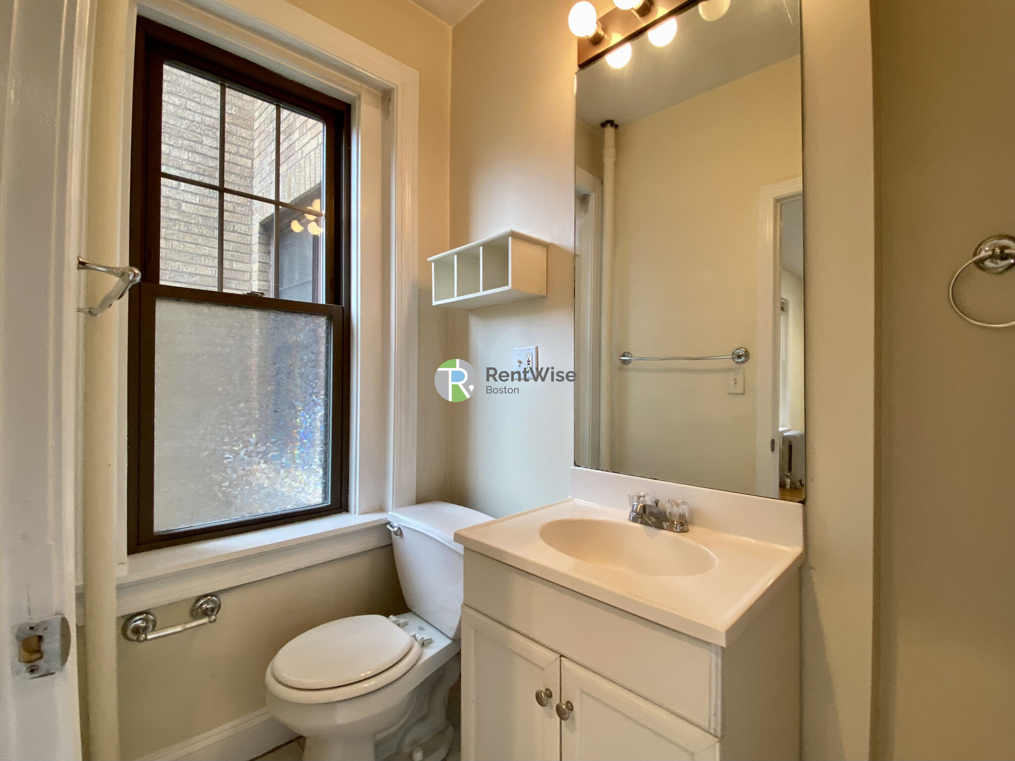 60 Queensberry St, Fenway